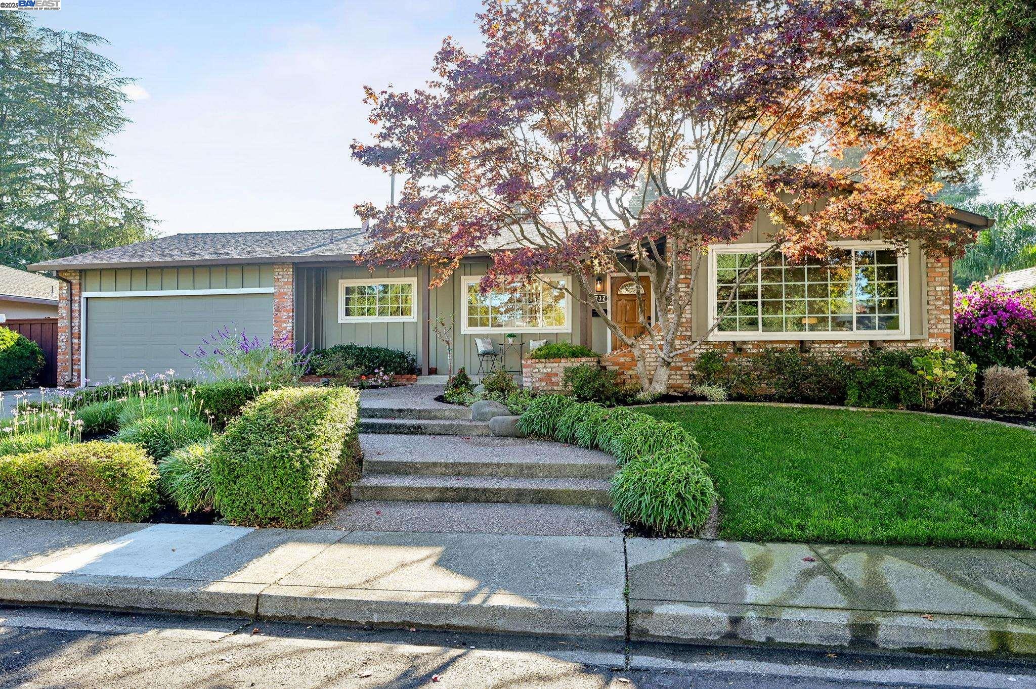 Detail Gallery Image 3 of 34 For 1732 Elmhurst Lane, Concord,  CA 94521 - 4 Beds | 2 Baths