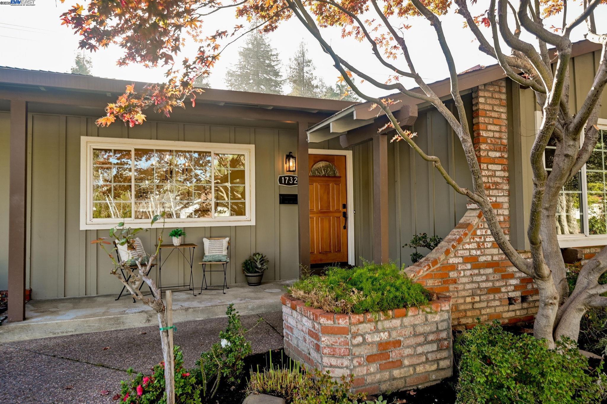 Detail Gallery Image 4 of 34 For 1732 Elmhurst Lane, Concord,  CA 94521 - 4 Beds | 2 Baths