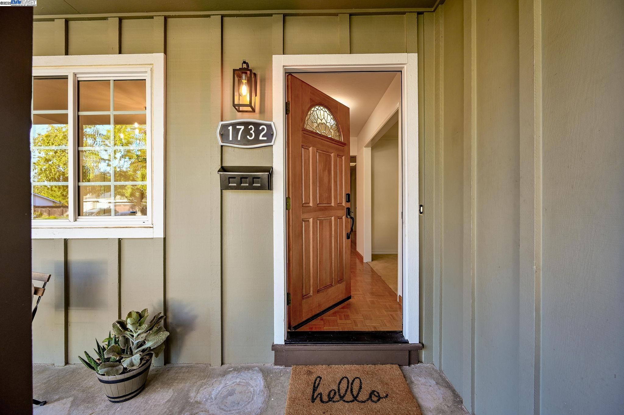 Detail Gallery Image 5 of 34 For 1732 Elmhurst Lane, Concord,  CA 94521 - 4 Beds | 2 Baths