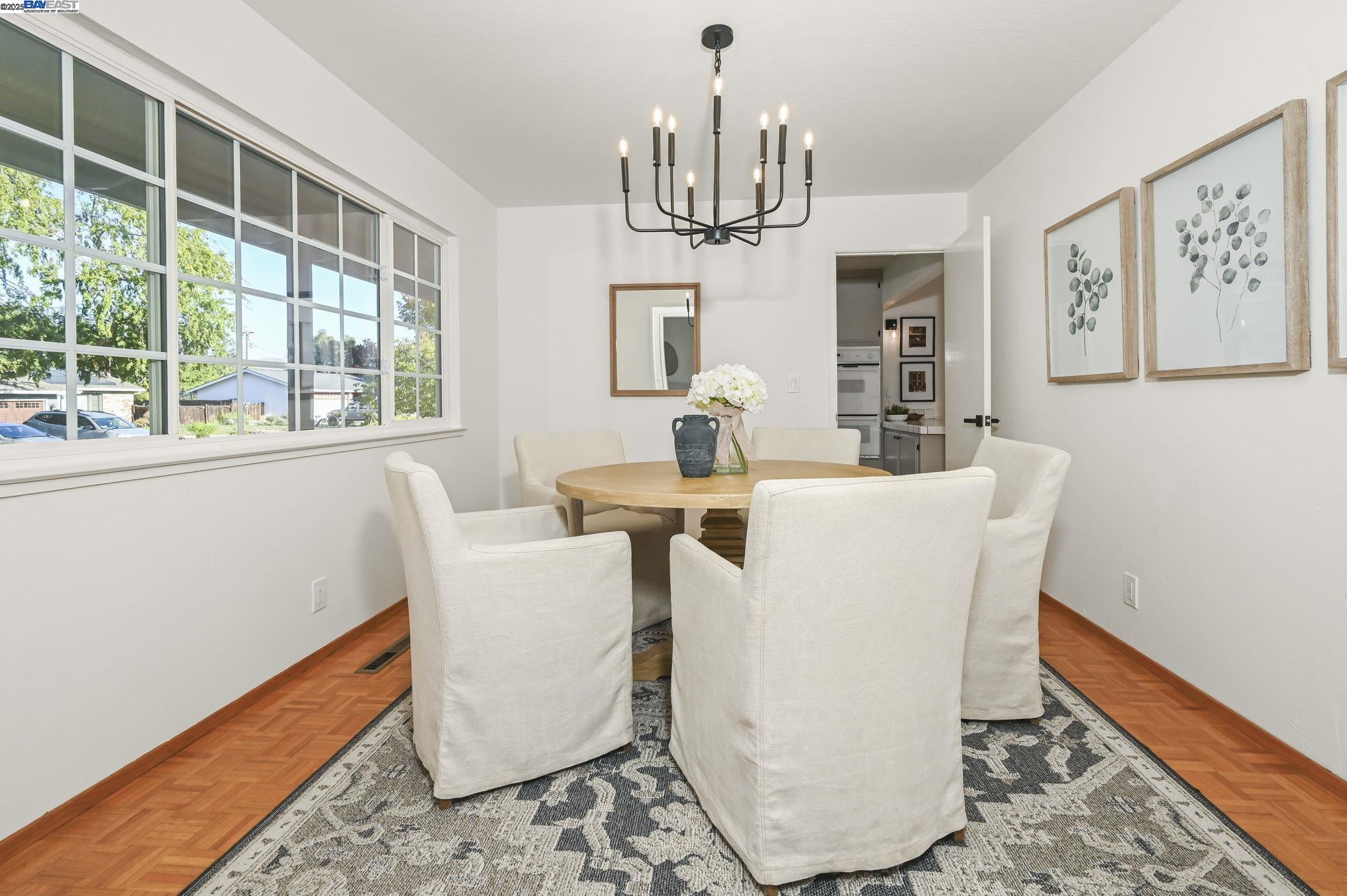 Detail Gallery Image 8 of 34 For 1732 Elmhurst Lane, Concord,  CA 94521 - 4 Beds | 2 Baths