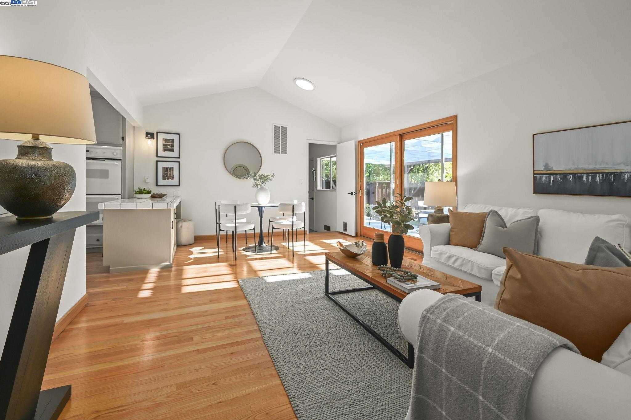 Detail Gallery Image 10 of 34 For 1732 Elmhurst Lane, Concord,  CA 94521 - 4 Beds | 2 Baths