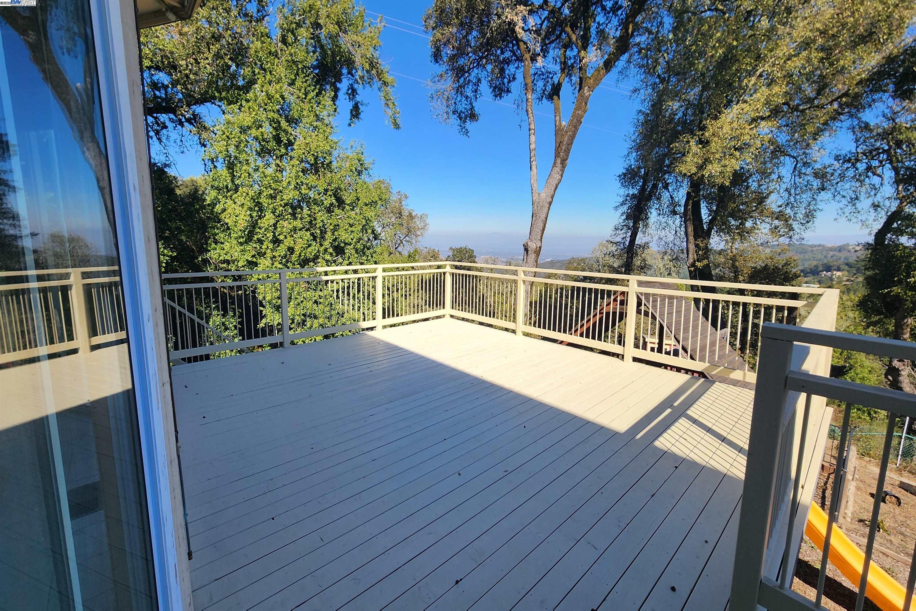 Detail Gallery Image 4 of 60 For 245 Heacox Rd, Woodside,  CA 94062 - 5 Beds | 5 Baths