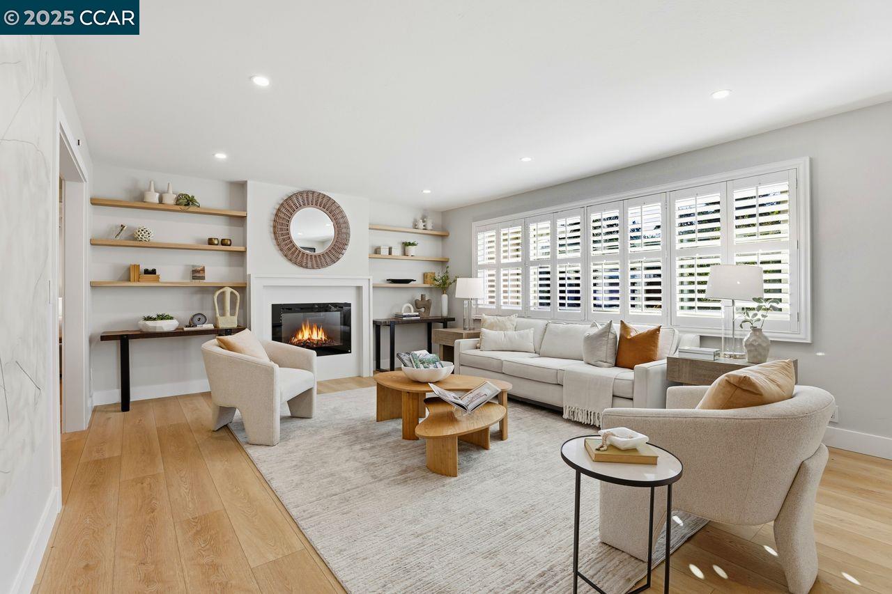 Front Image Thumbnail for CC41116240