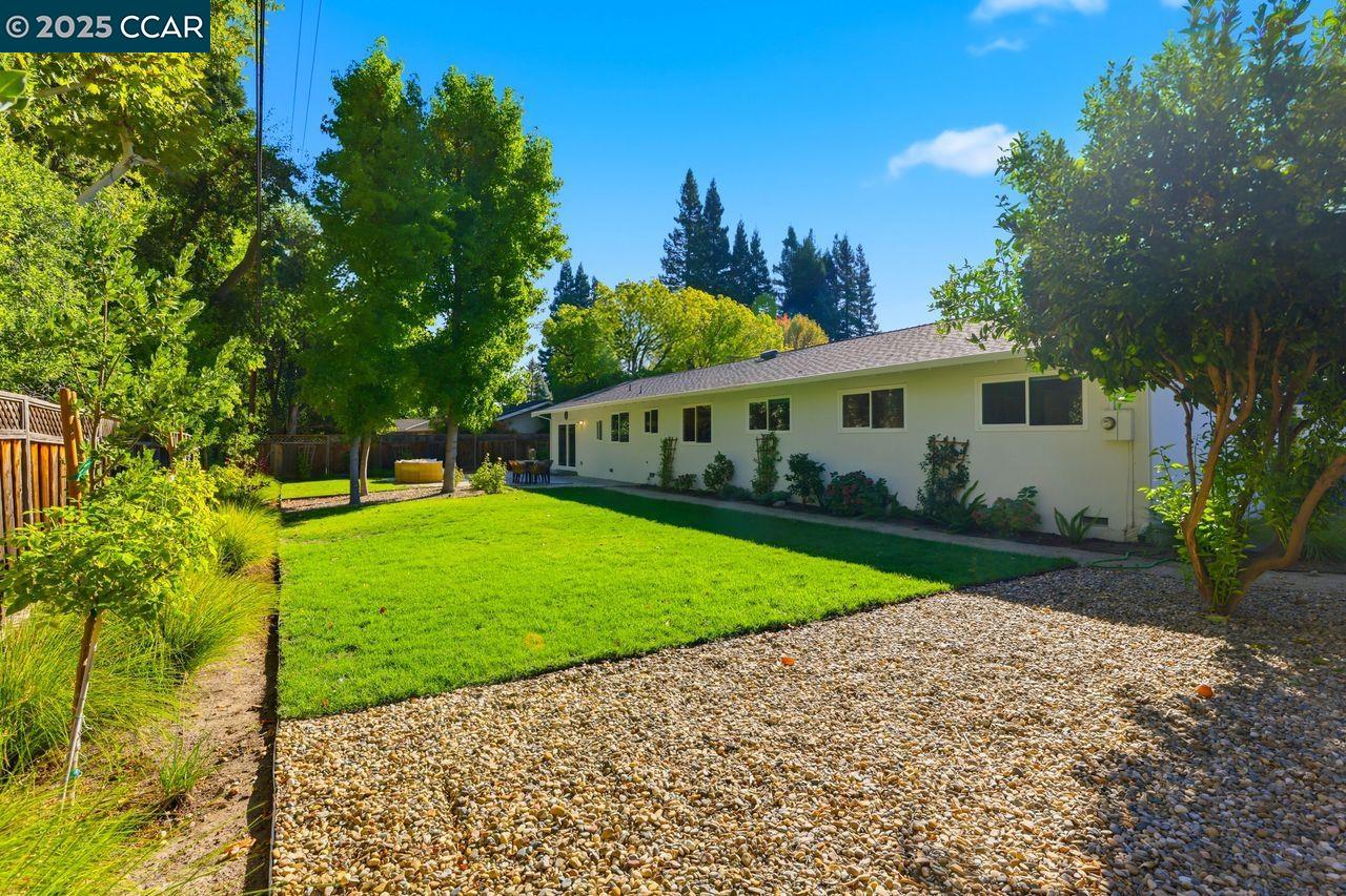 Detail Gallery Image 12 of 19 For 120 Paraiso Dr, Danville,  CA 94526 - 4 Beds | 2/1 Baths