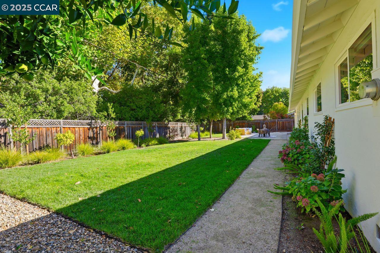 Detail Gallery Image 14 of 19 For 120 Paraiso Dr, Danville,  CA 94526 - 4 Beds | 2/1 Baths