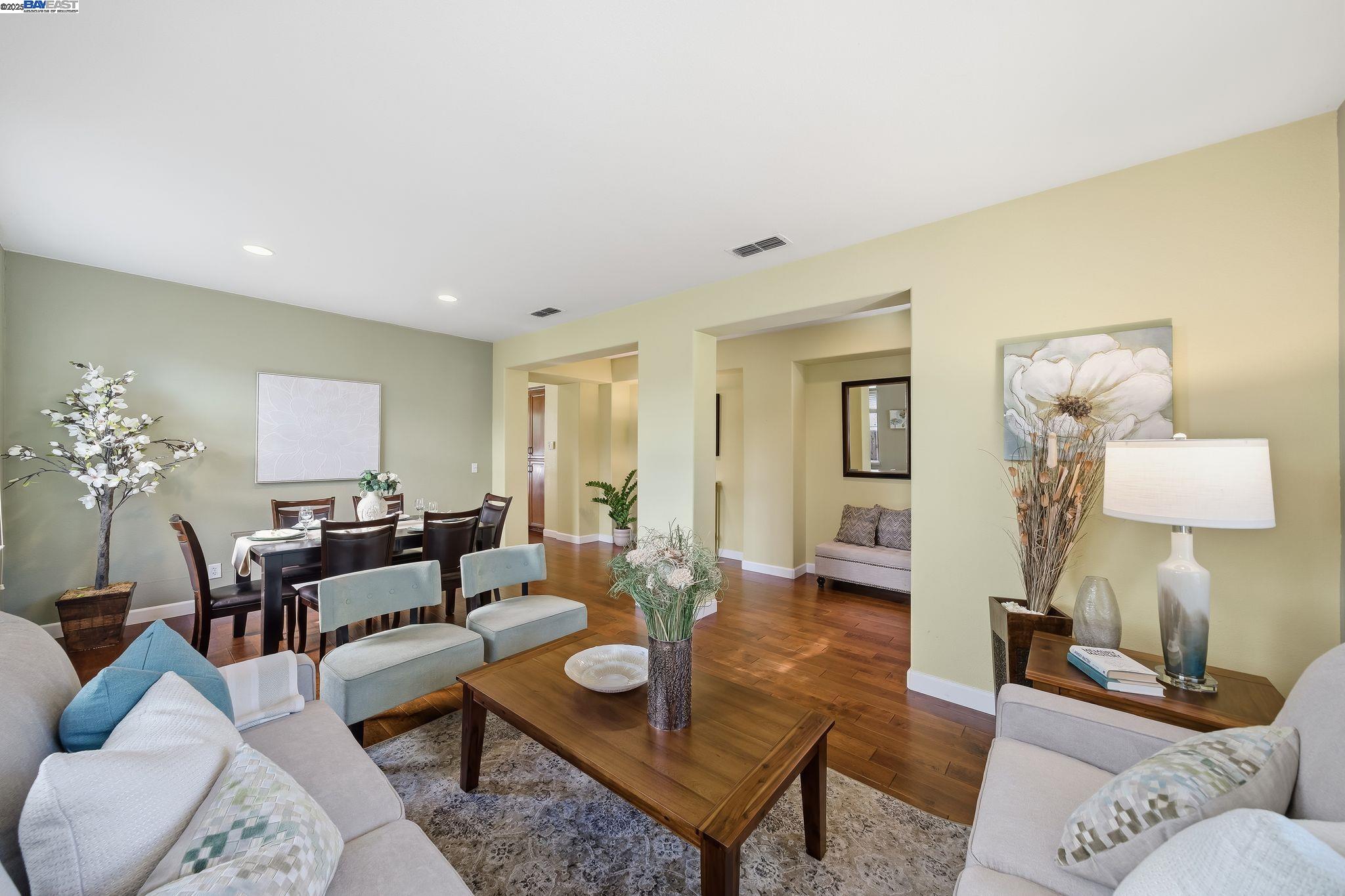 Detail Gallery Image 4 of 52 For 3638 Sandalford Way, San Ramon,  CA 94582 - 4 Beds | 3 Baths