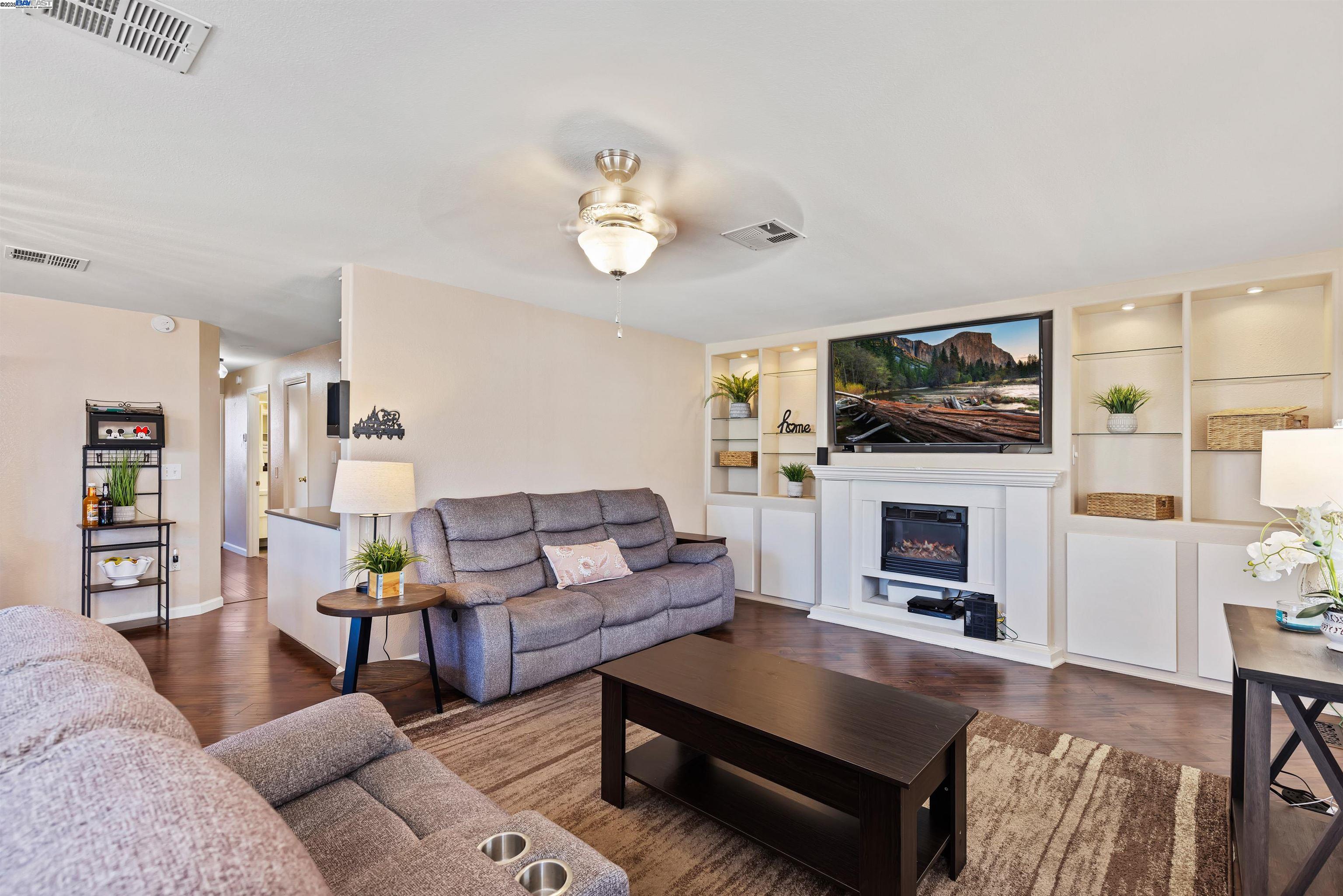 Detail Gallery Image 2 of 42 For 3263 Vineyard Ave #89,  Pleasanton,  CA 94566 - 2 Beds | 2 Baths