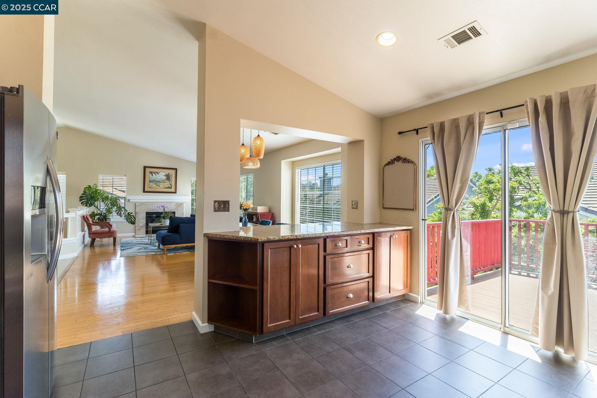 Detail Gallery Image 19 of 39 For 289 Crestview, Martinez,  CA 94533 - 3 Beds | 2/1 Baths