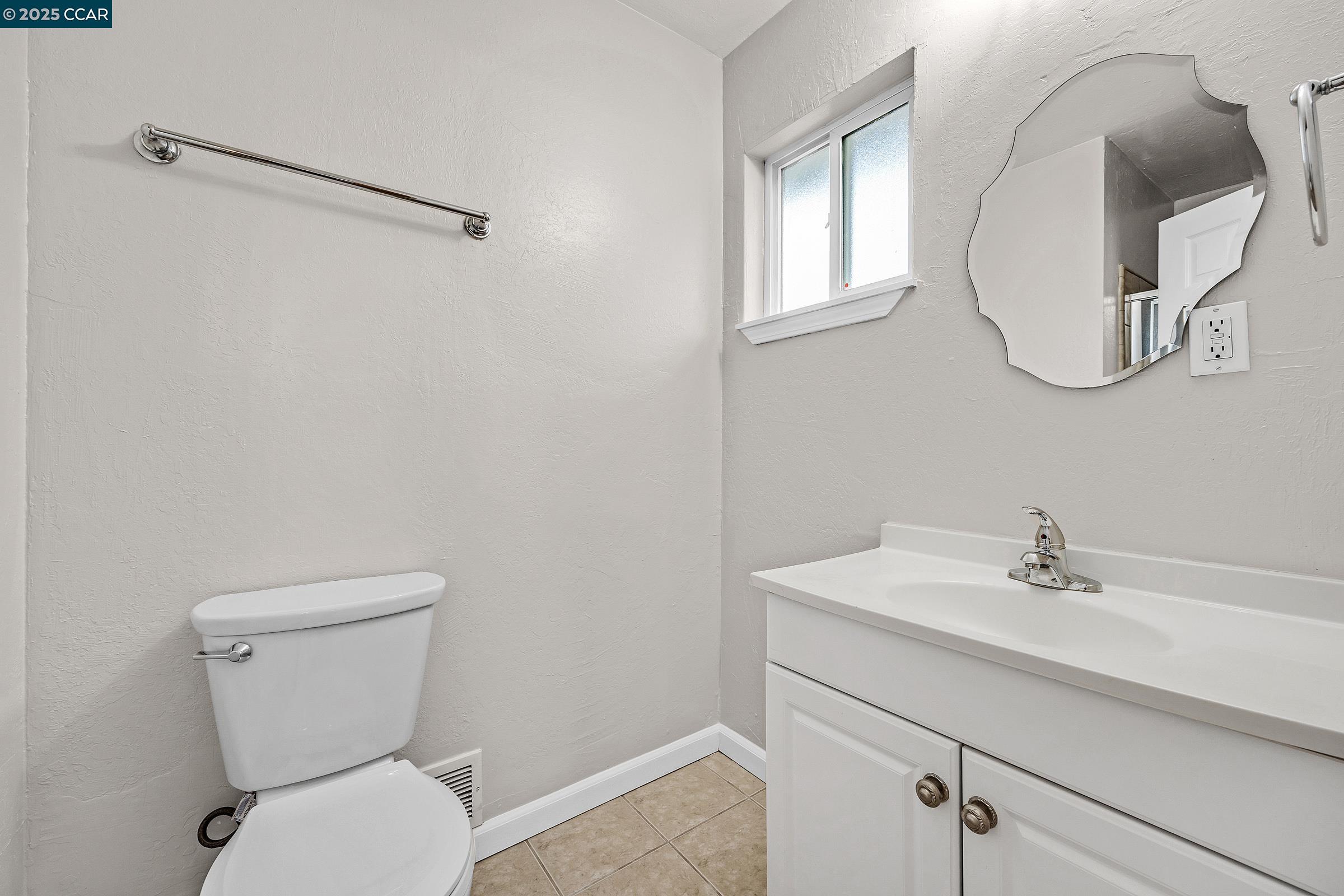 Detail Gallery Image 13 of 20 For 4045 Sacramento St, Concord,  CA 94521 - 3 Beds | 2 Baths
