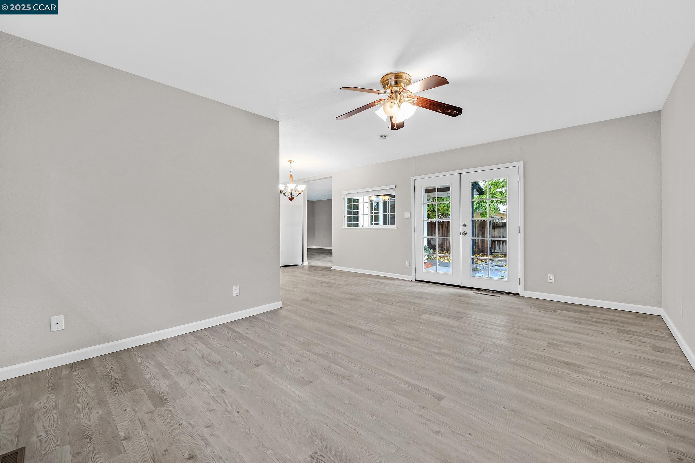 Detail Gallery Image 7 of 20 For 4045 Sacramento St, Concord,  CA 94521 - 3 Beds | 2 Baths