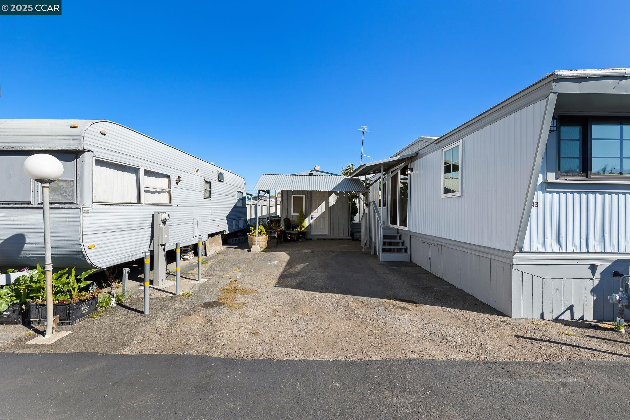 Detail Gallery Image 4 of 26 For 2425 Church Lane # 43, San Pablo,  CA 94806 - 2 Beds | 1 Baths