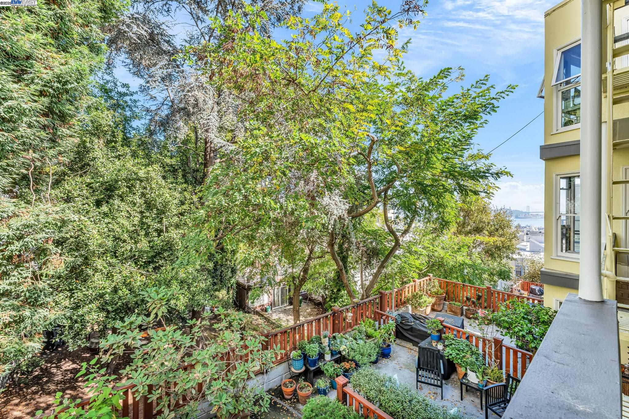 Detail Gallery Image 49 of 58 For 1260 Clay St #207,  San Francisco,  CA 94108 - 1 Beds | 1 Baths