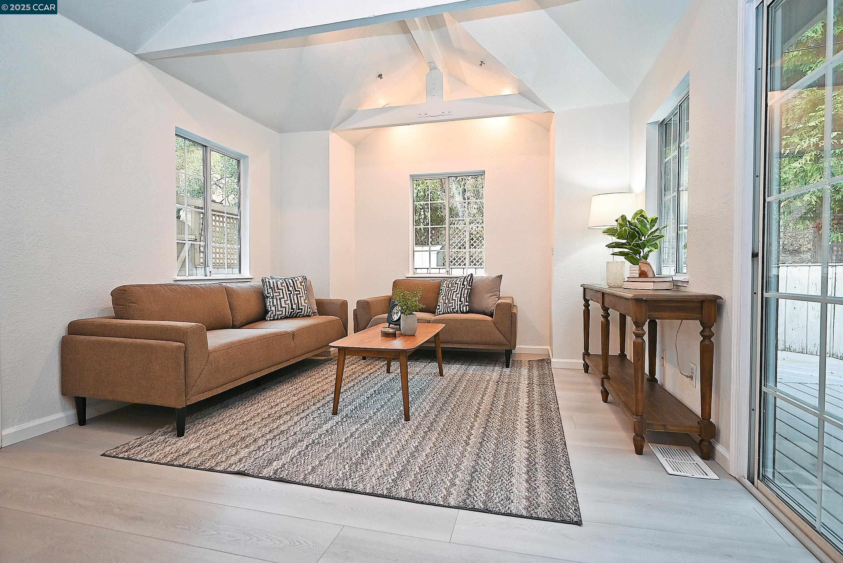 Detail Gallery Image 19 of 42 For 1199 Panoramic Drive, Martinez,  CA 94553 - 4 Beds | 3/1 Baths