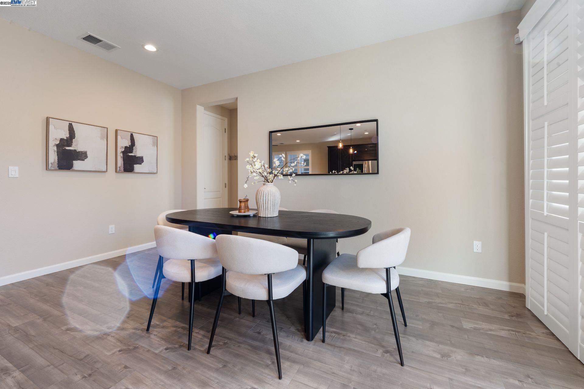 Detail Gallery Image 20 of 43 For 2075 Rovello Loop, Livermore,  CA 94550 - 3 Beds | 3 Baths