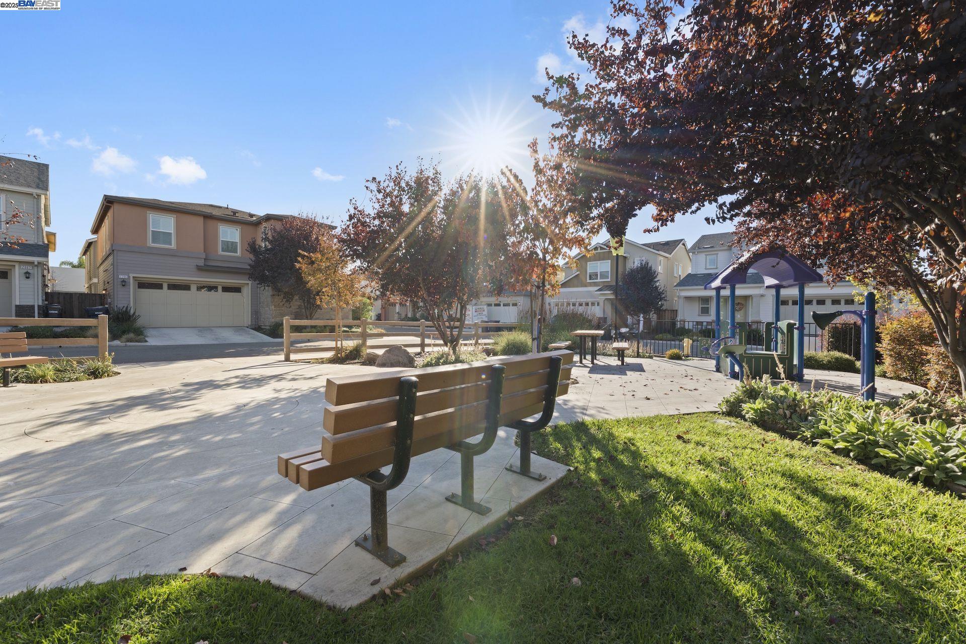 Detail Gallery Image 42 of 43 For 2075 Rovello Loop, Livermore,  CA 94550 - 3 Beds | 3 Baths