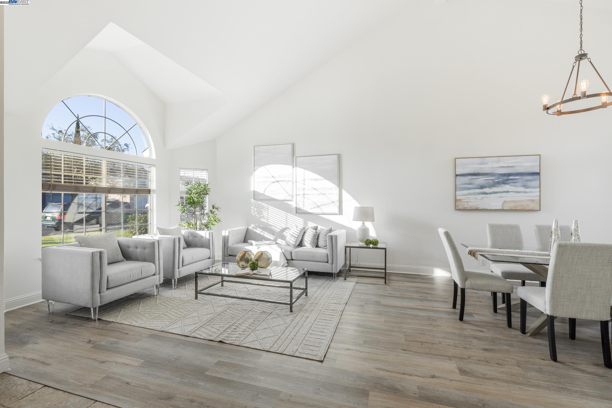 Detail Gallery Image 4 of 37 For 1841 Summertime Dr, Tracy,  CA 95376 - 5 Beds | 3 Baths