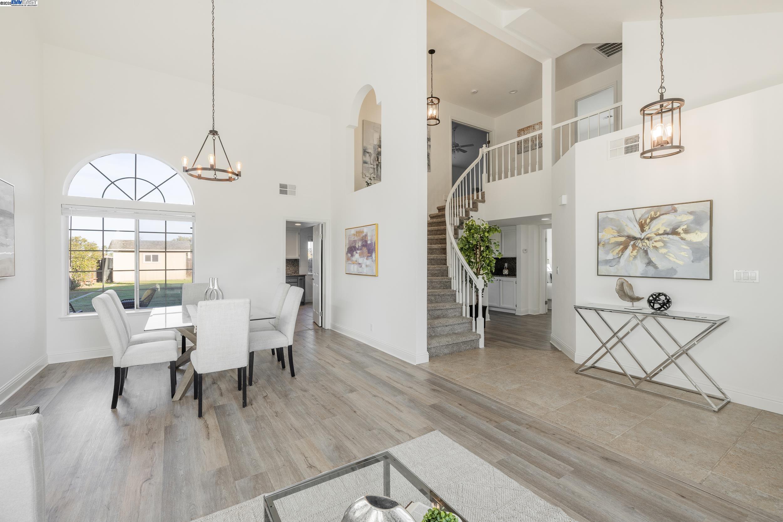 Detail Gallery Image 6 of 37 For 1841 Summertime Dr, Tracy,  CA 95376 - 5 Beds | 3 Baths