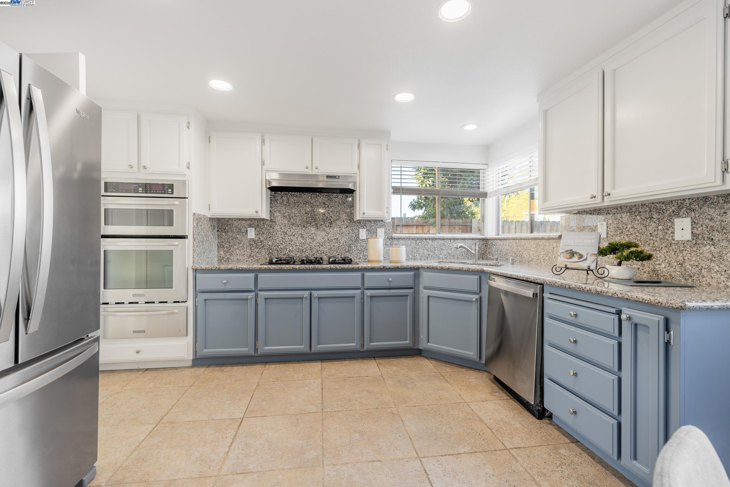 Detail Gallery Image 7 of 37 For 1841 Summertime Dr, Tracy,  CA 95376 - 5 Beds | 3 Baths