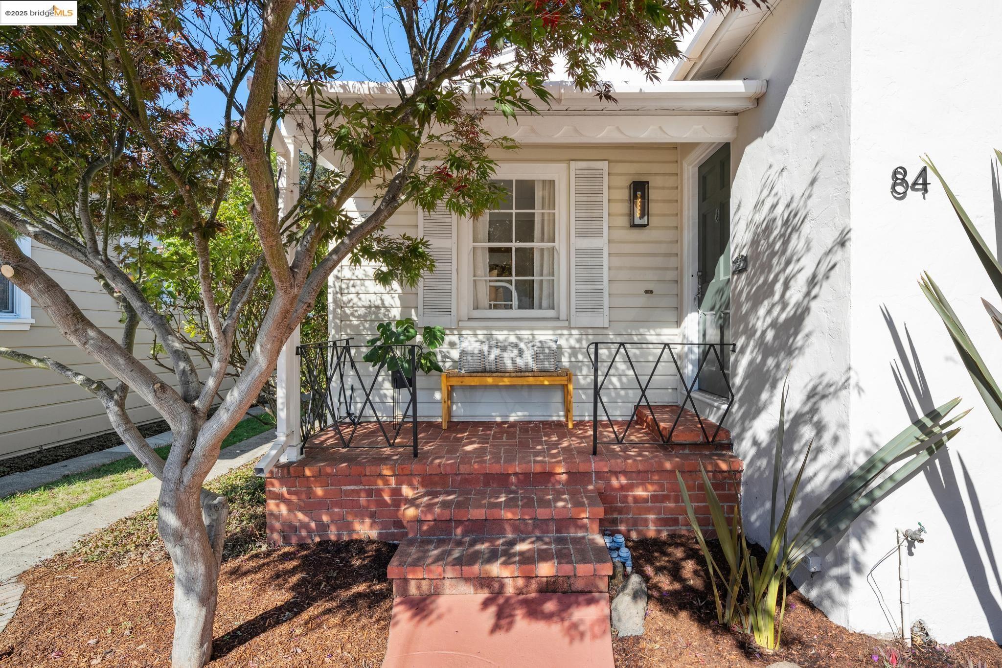 Detail Gallery Image 3 of 60 For 84 Begier Ave, San Leandro,  CA 94577 - 2 Beds | 1 Baths