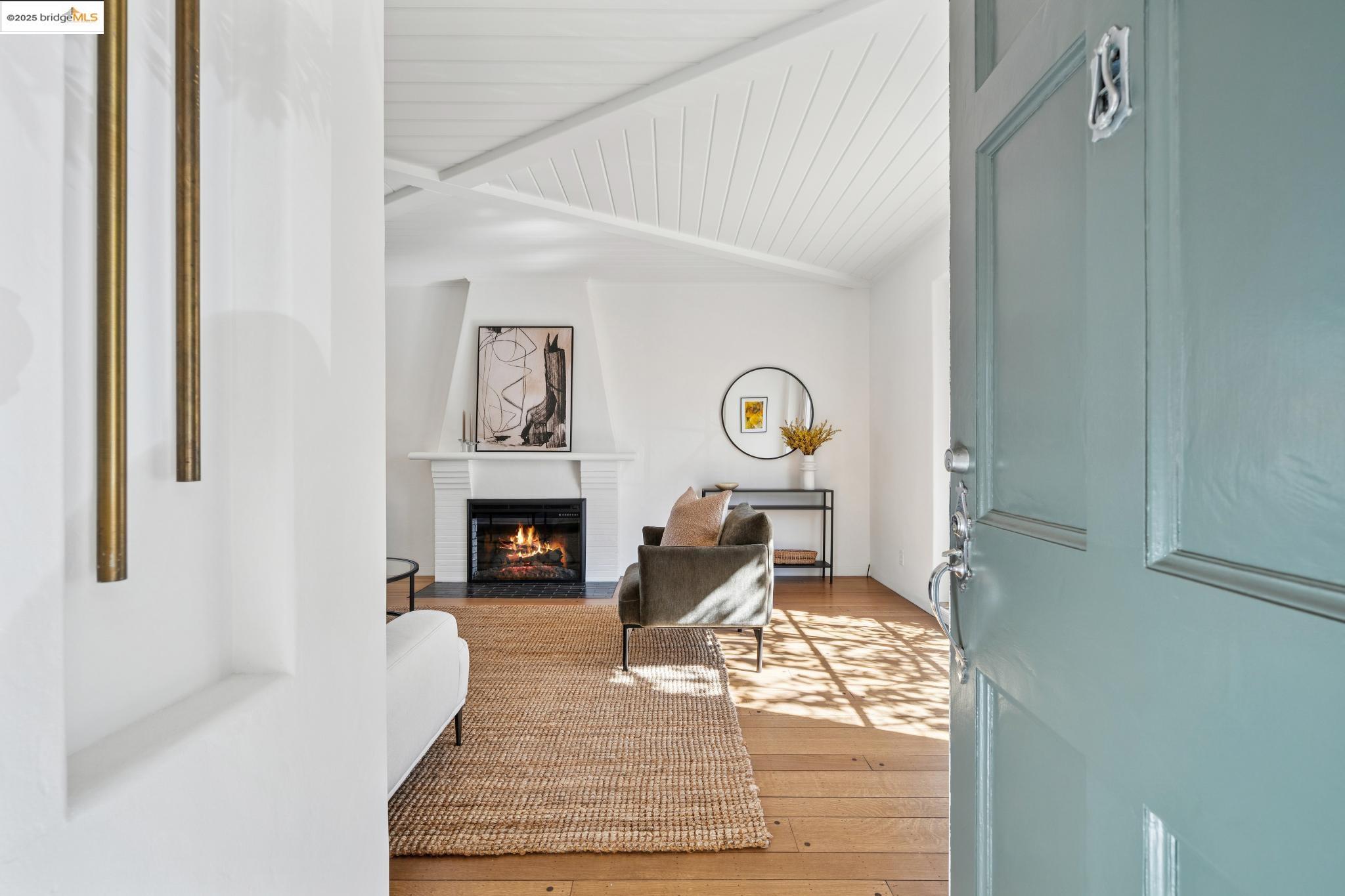 Detail Gallery Image 5 of 60 For 84 Begier Ave, San Leandro,  CA 94577 - 2 Beds | 1 Baths