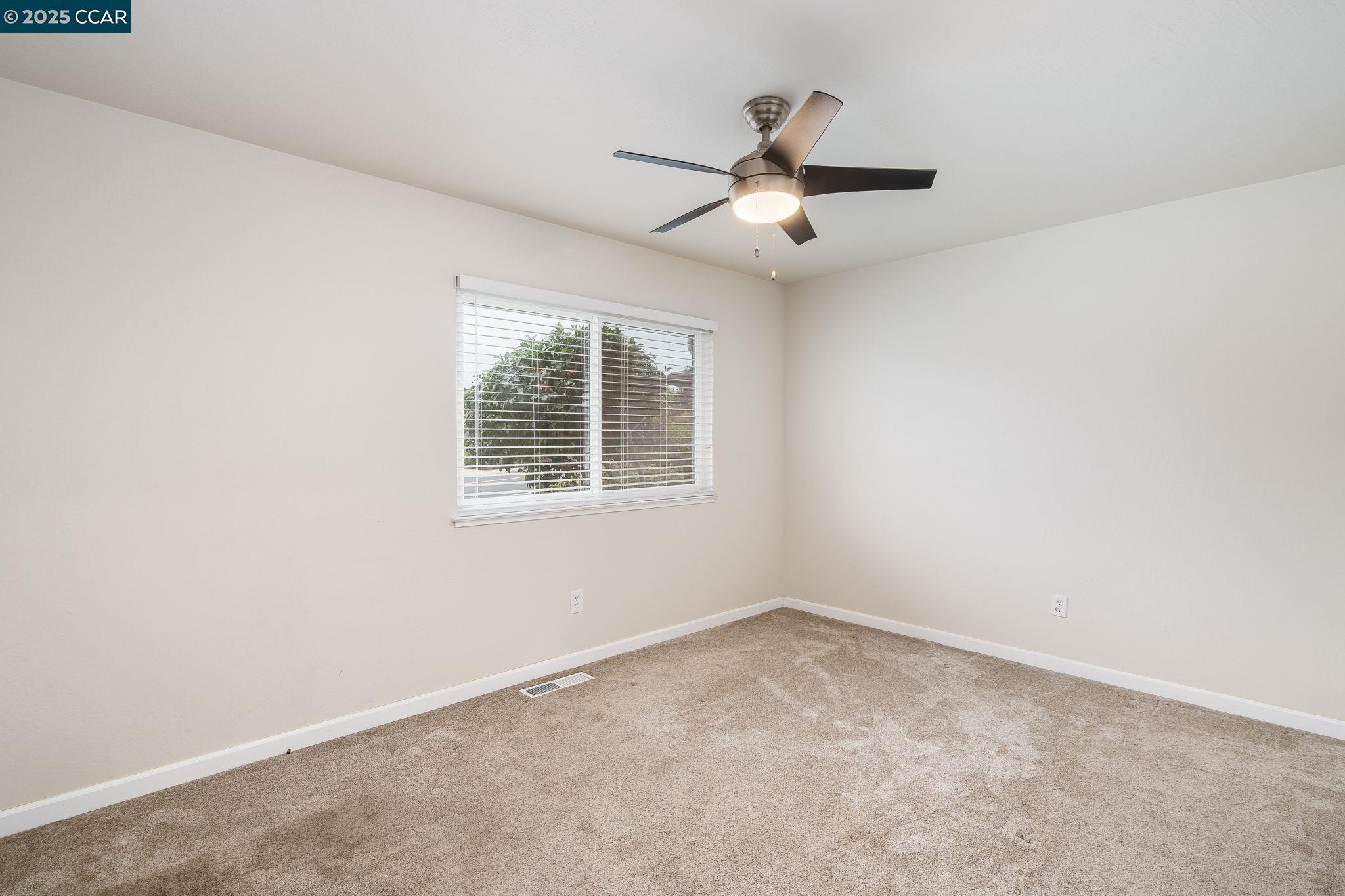 Detail Gallery Image 19 of 35 For 4770 Olive Drive, Concord,  CA 94521 - 3 Beds | 2 Baths