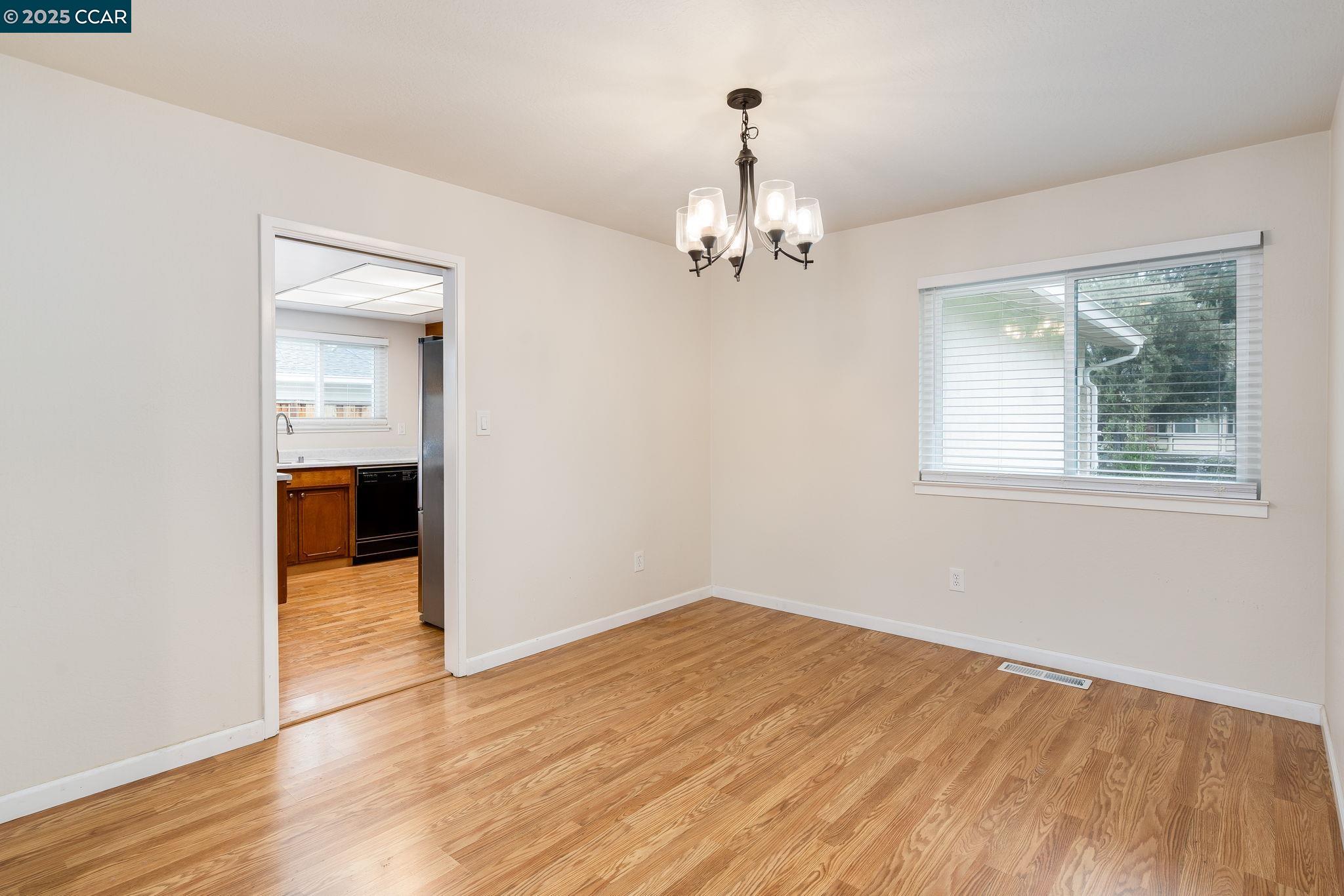 Detail Gallery Image 8 of 35 For 4770 Olive Drive, Concord,  CA 94521 - 3 Beds | 2 Baths