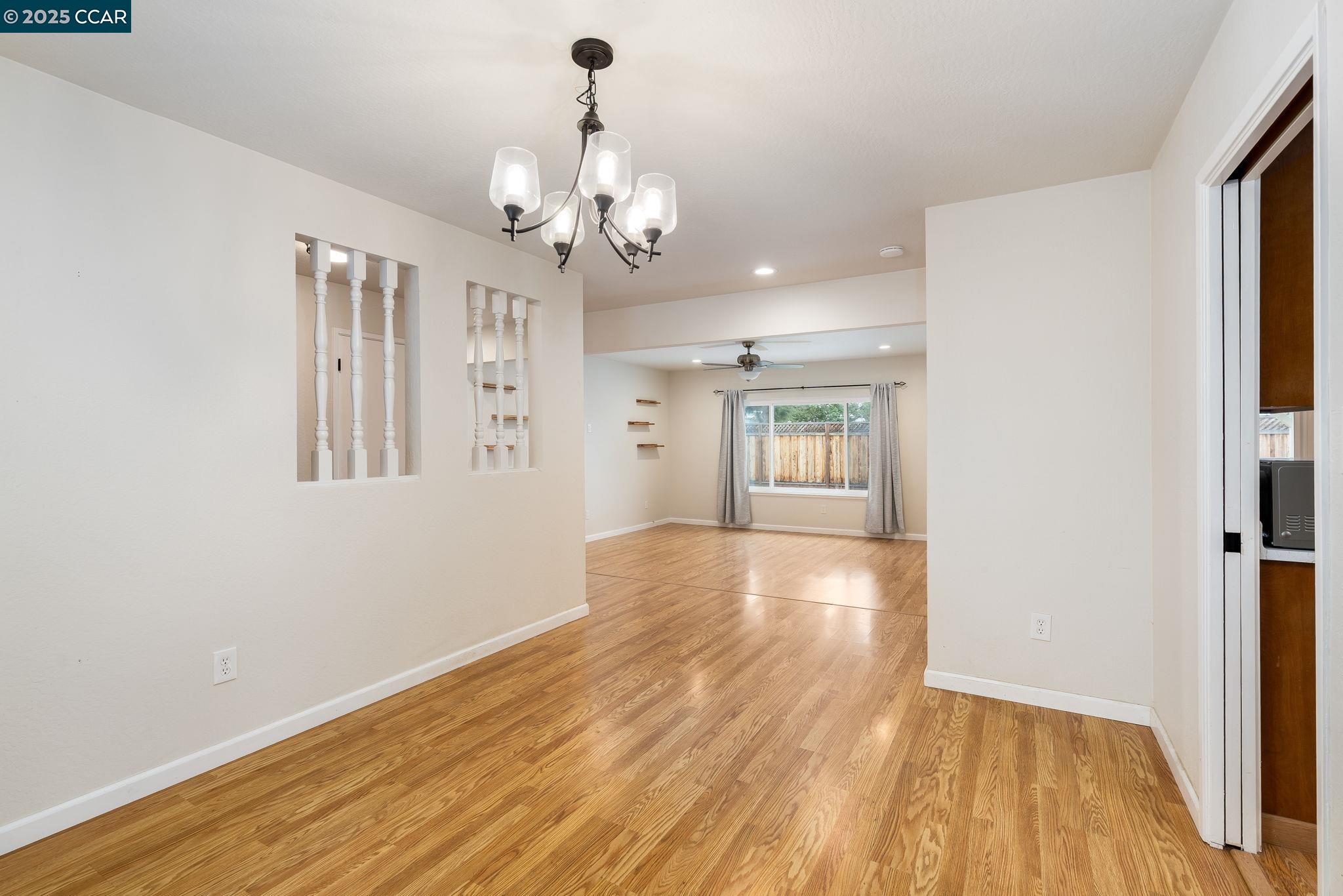 Detail Gallery Image 10 of 35 For 4770 Olive Drive, Concord,  CA 94521 - 3 Beds | 2 Baths