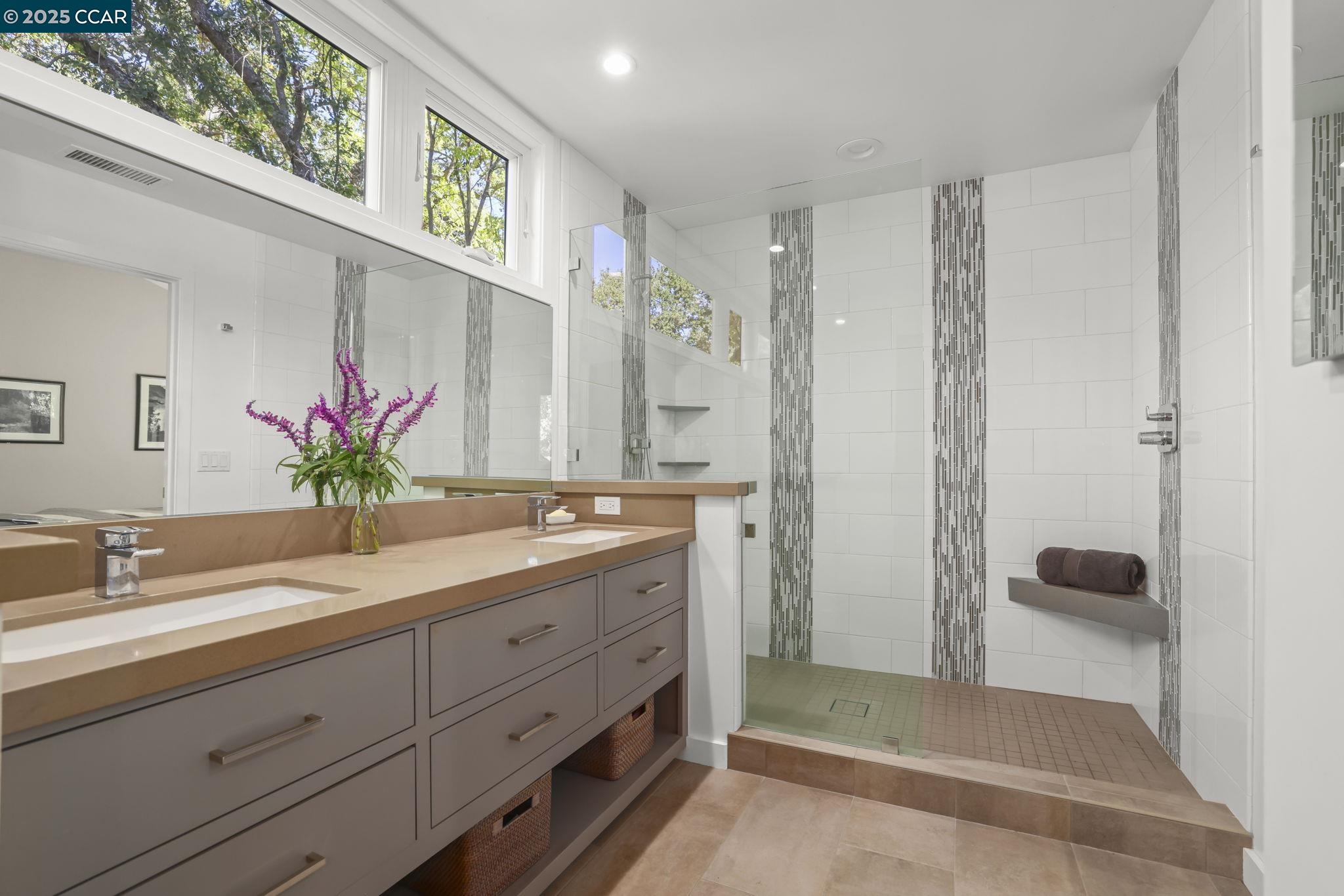 Detail Gallery Image 22 of 56 For 955 Hawthorne Dr, Walnut Creek,  CA 94596 - 4 Beds | 2 Baths