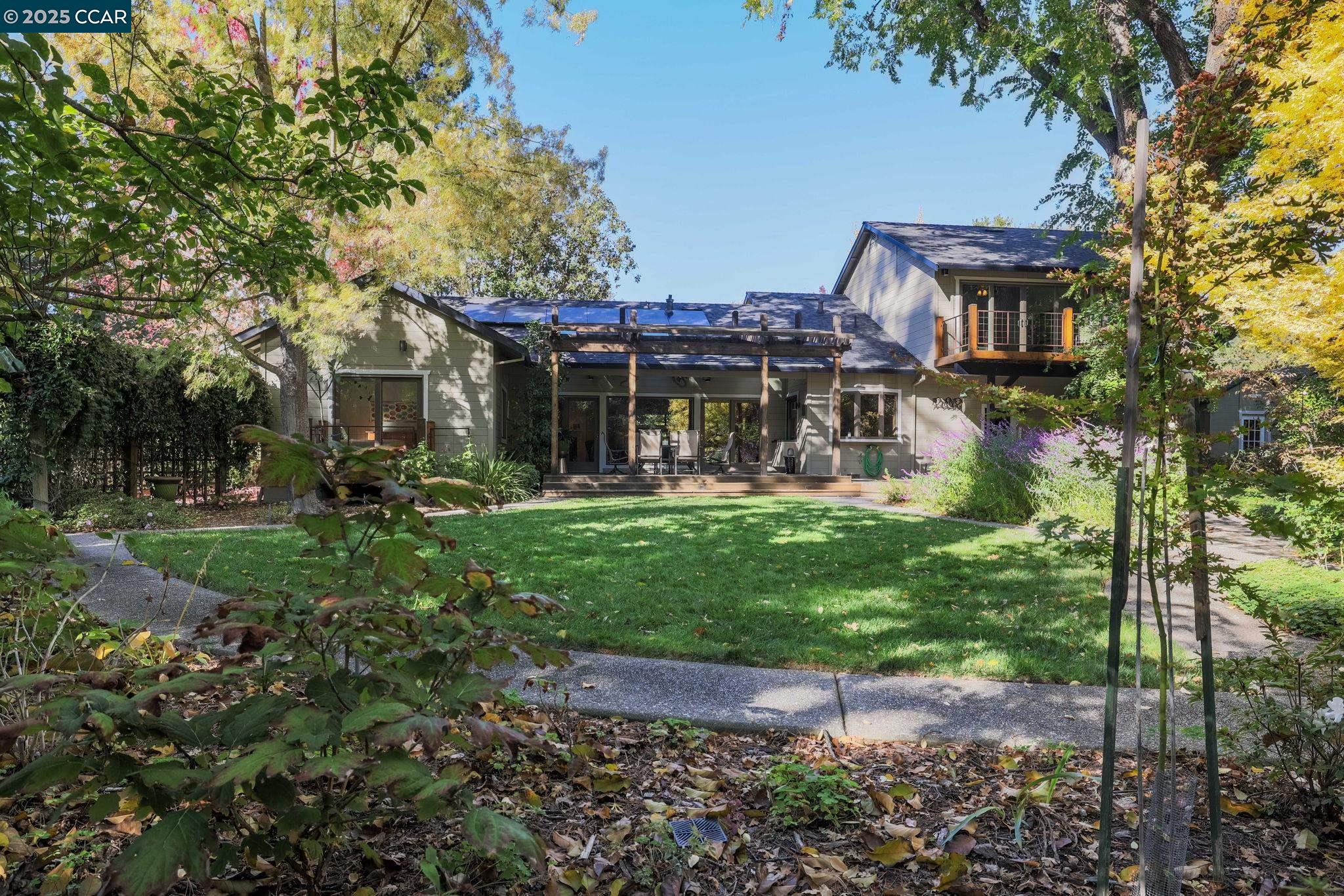 Detail Gallery Image 35 of 56 For 955 Hawthorne Dr, Walnut Creek,  CA 94596 - 4 Beds | 2 Baths