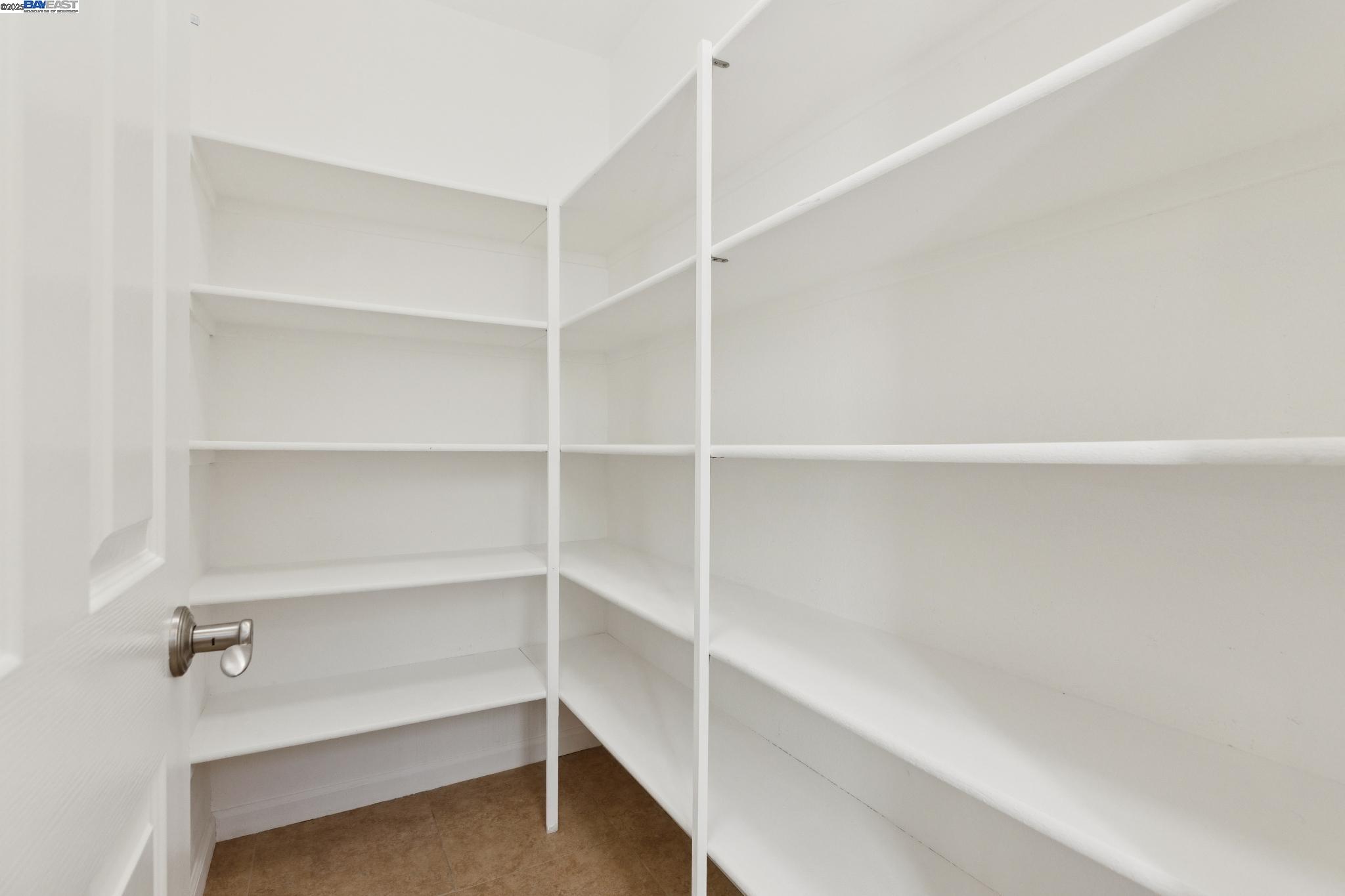 Detail Gallery Image 22 of 59 For 5 Cornelius Sq, Alameda,  CA 94501 - 4 Beds | 3 Baths