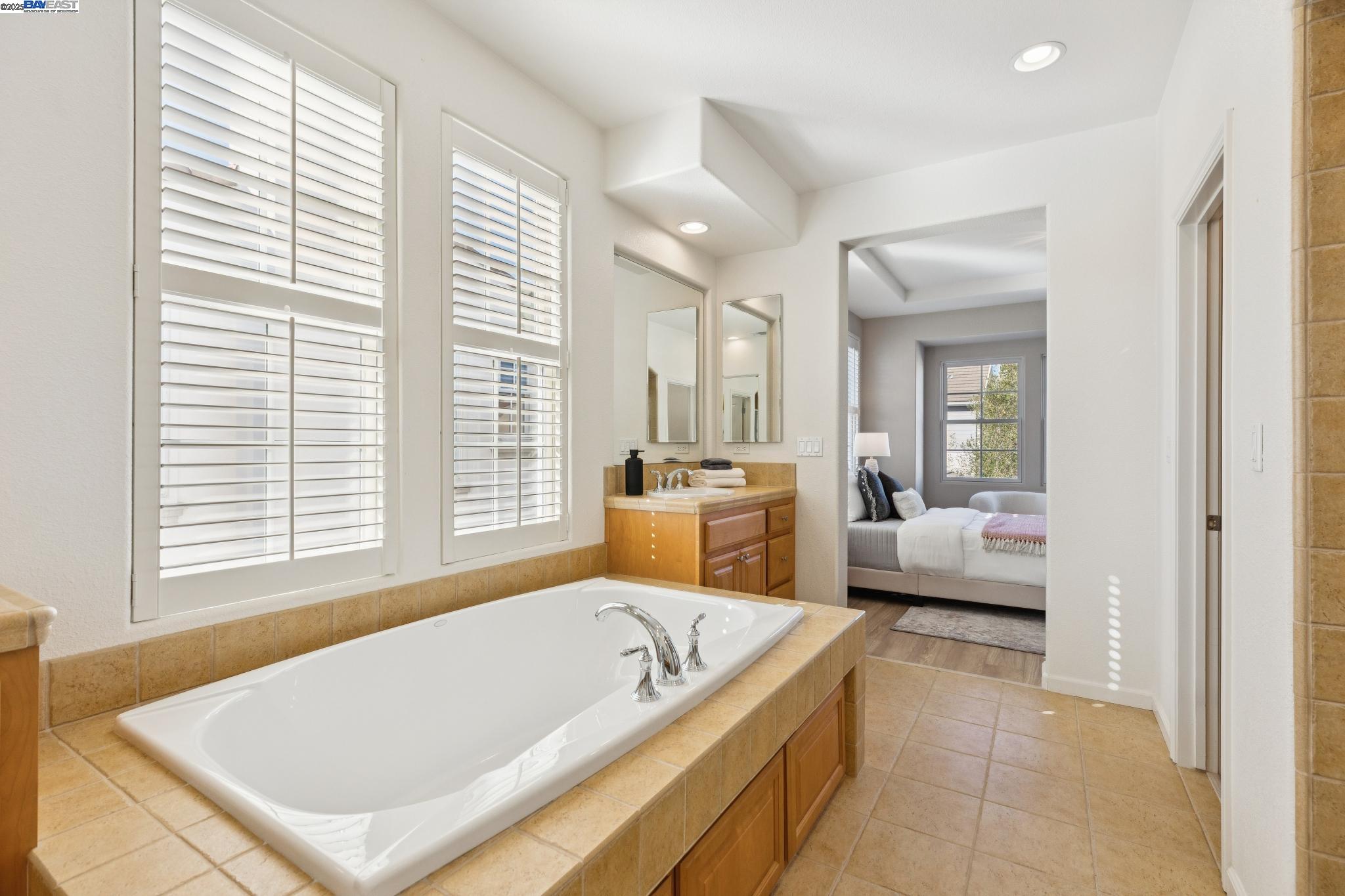 Detail Gallery Image 32 of 59 For 5 Cornelius Sq, Alameda,  CA 94501 - 4 Beds | 3 Baths