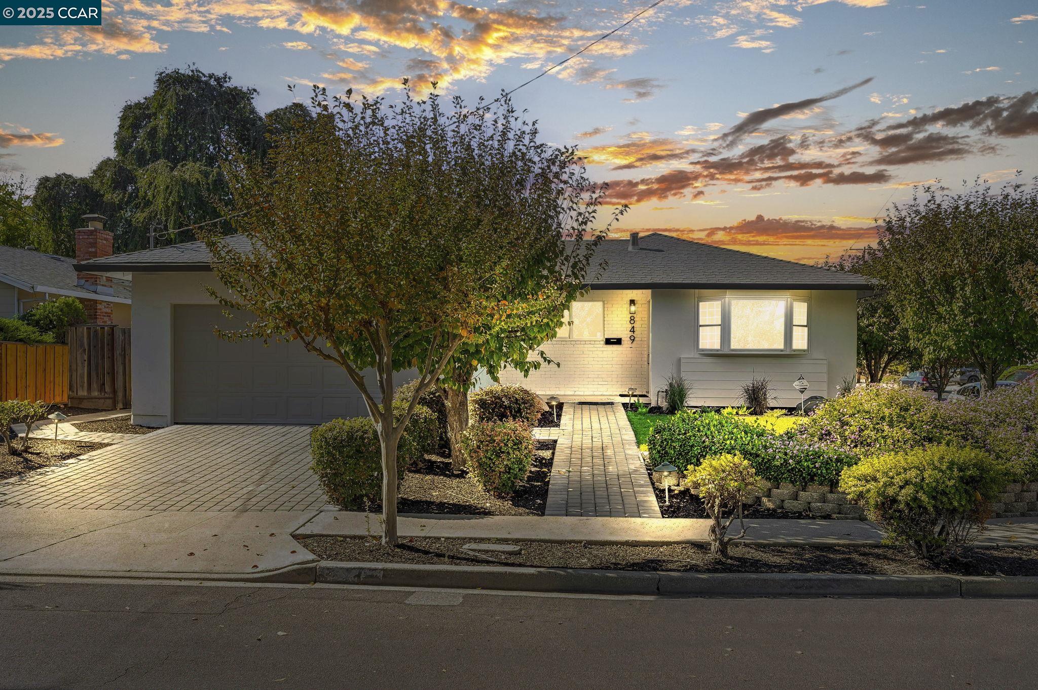 Front Image Thumbnail for CC41116268