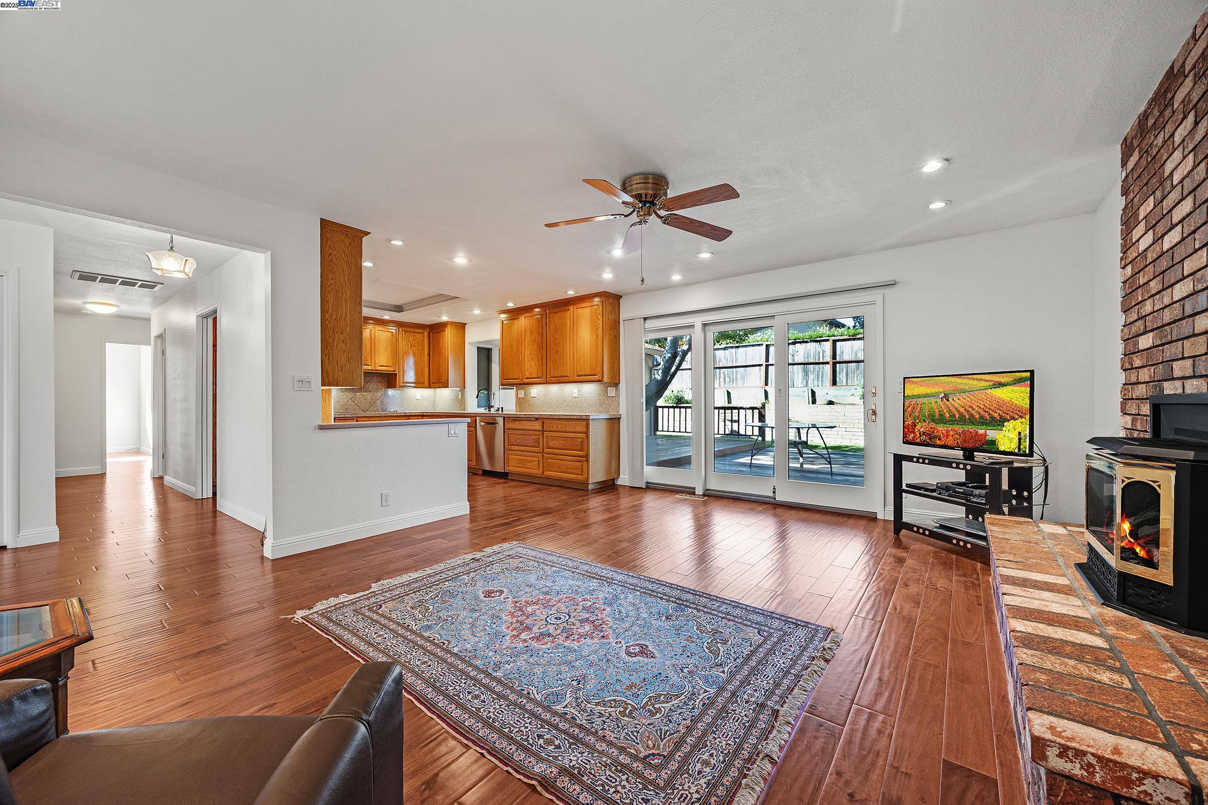 Detail Gallery Image 14 of 60 For 5731 San Juan Way, Pleasanton,  CA 94566 - 4 Beds | 2 Baths