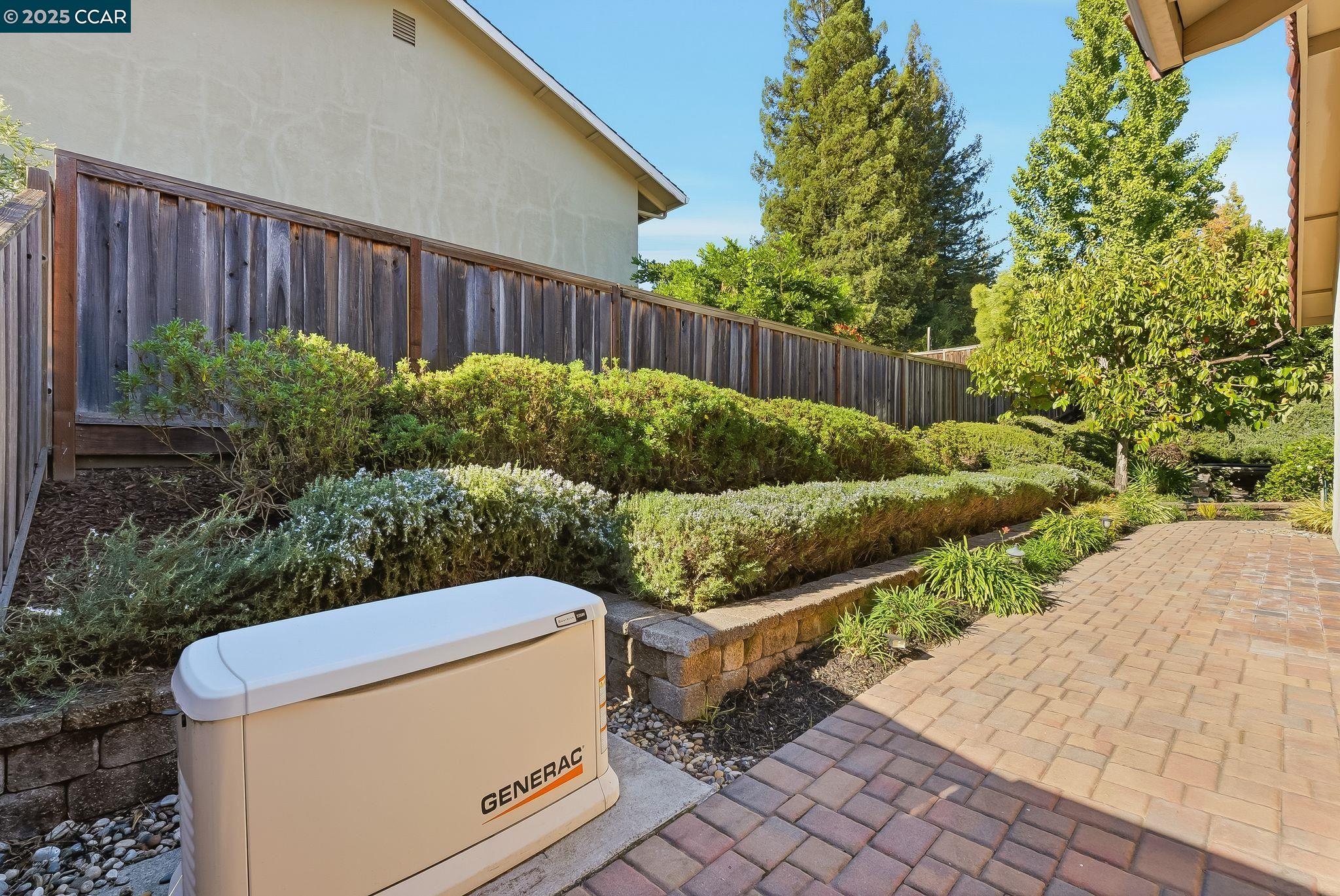 Detail Gallery Image 30 of 39 For 3954 Campolindo Dr, Moraga,  CA 94556 - 4 Beds | 2/1 Baths