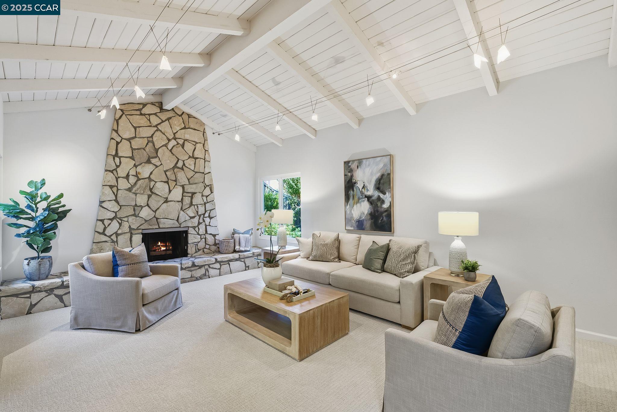 Detail Gallery Image 4 of 39 For 3954 Campolindo Dr, Moraga,  CA 94556 - 4 Beds | 2/1 Baths