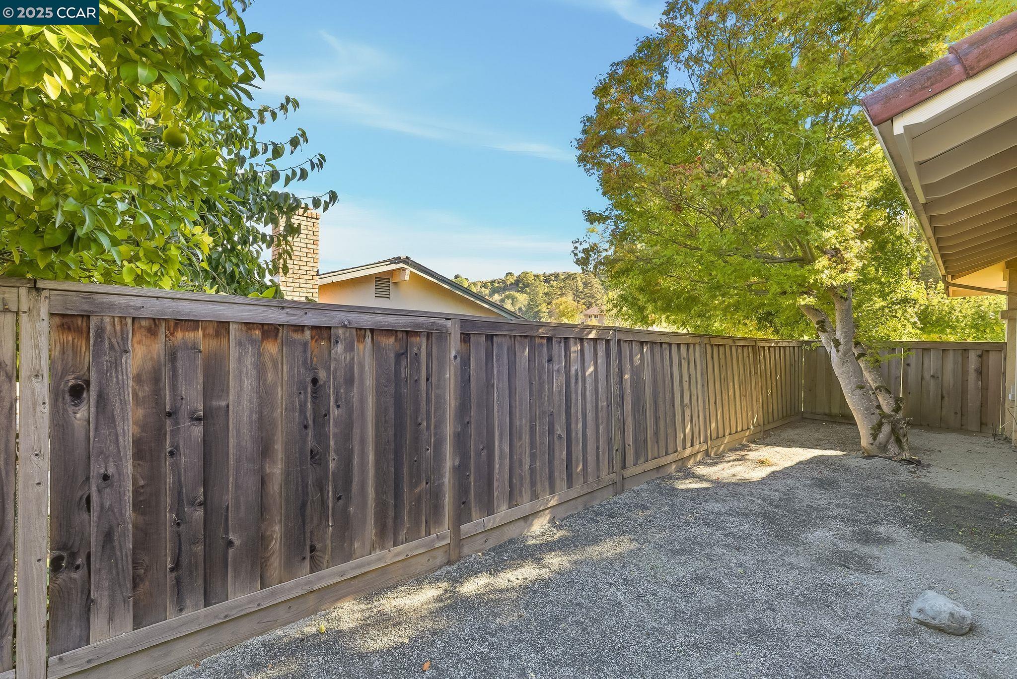 Detail Gallery Image 31 of 39 For 3954 Campolindo Dr, Moraga,  CA 94556 - 4 Beds | 2/1 Baths