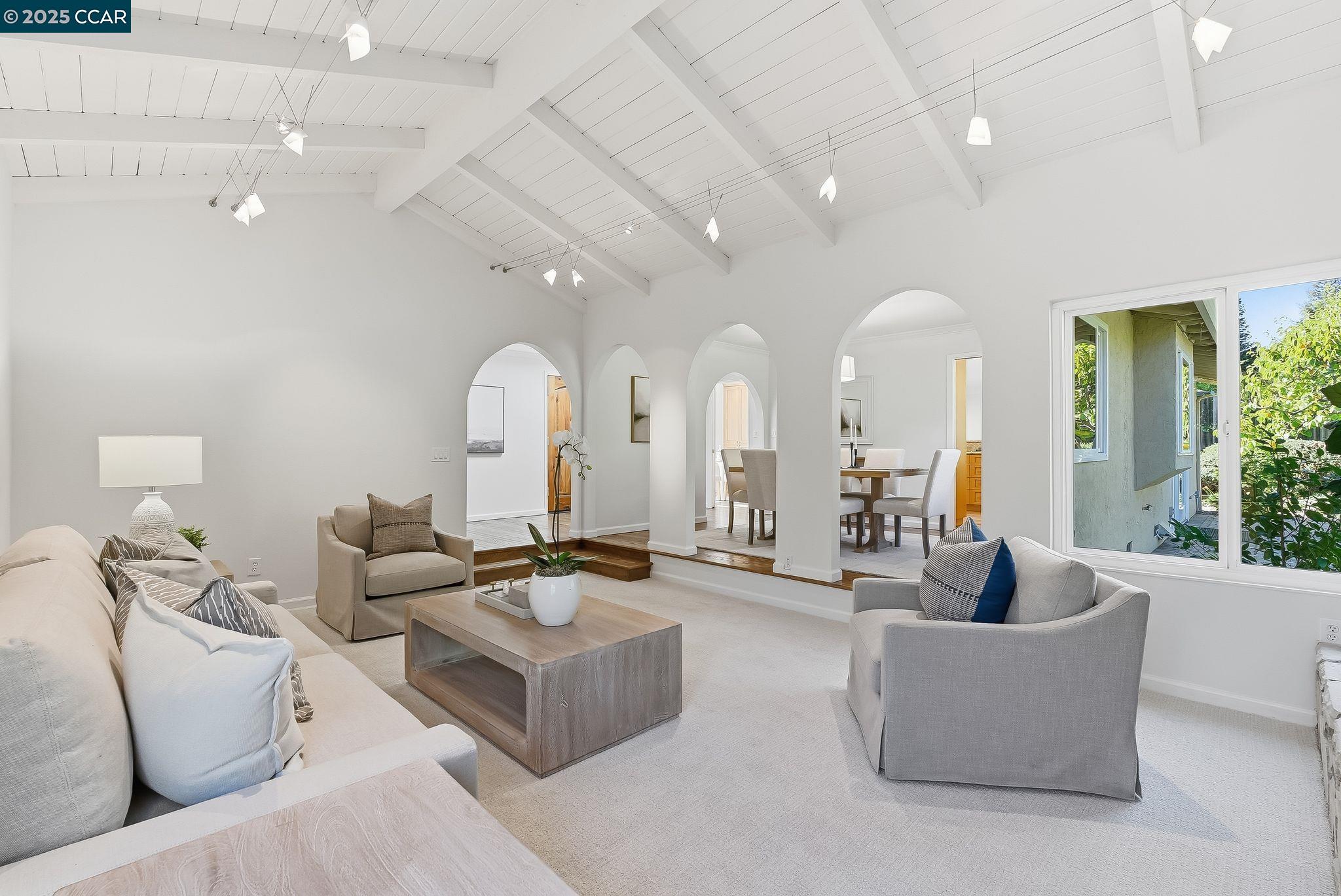 Detail Gallery Image 5 of 39 For 3954 Campolindo Dr, Moraga,  CA 94556 - 4 Beds | 2/1 Baths