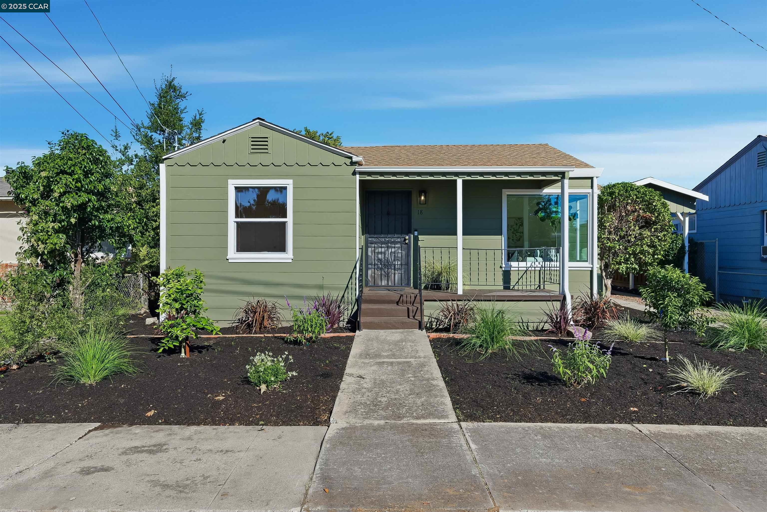 Detail Gallery Image 2 of 30 For 18 W 17th St, Antioch,  CA 94509 - 3 Beds | 2 Baths