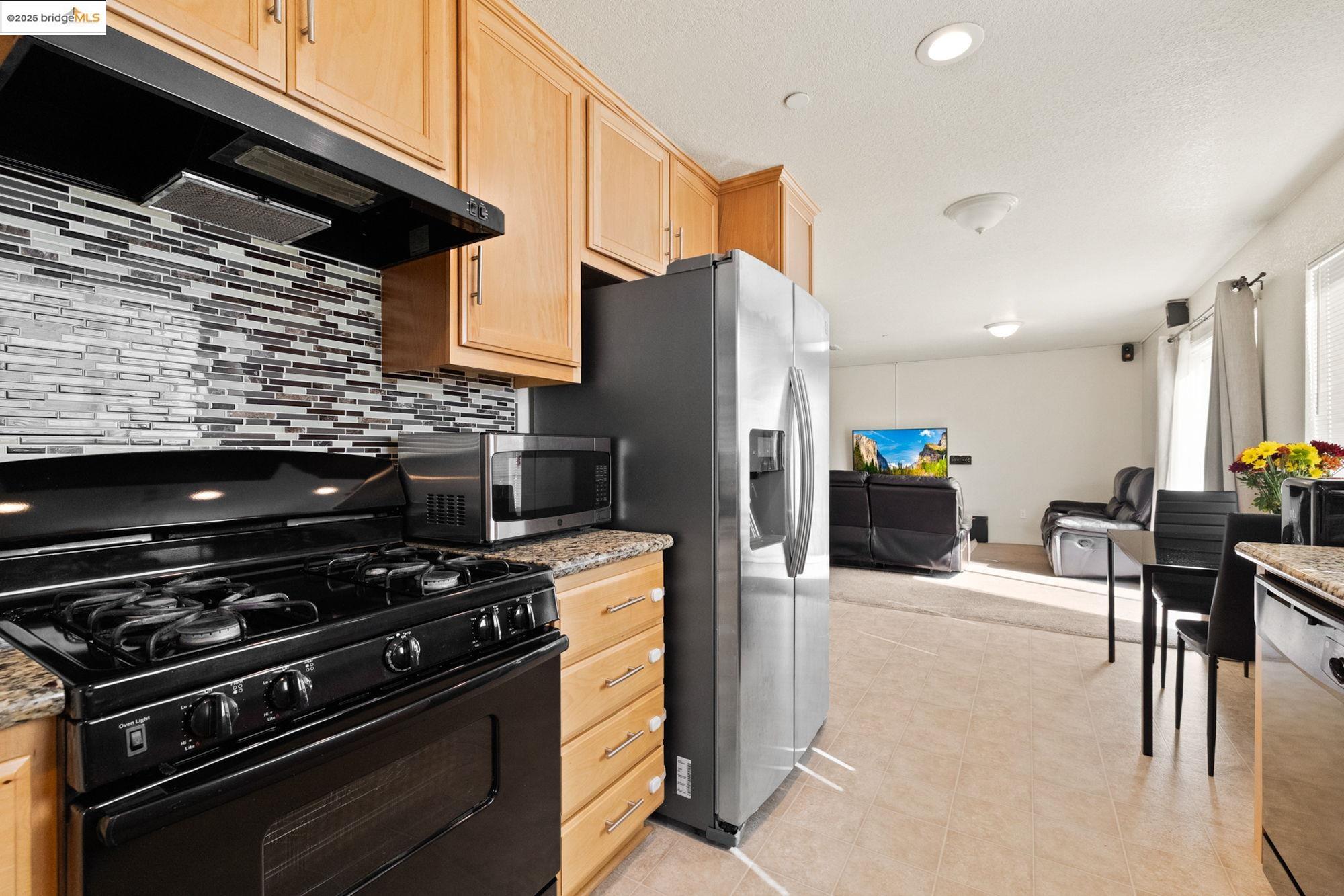 Detail Gallery Image 12 of 25 For 386 Paige Ln, Merced,  CA 95341 - 3 Beds | 2 Baths