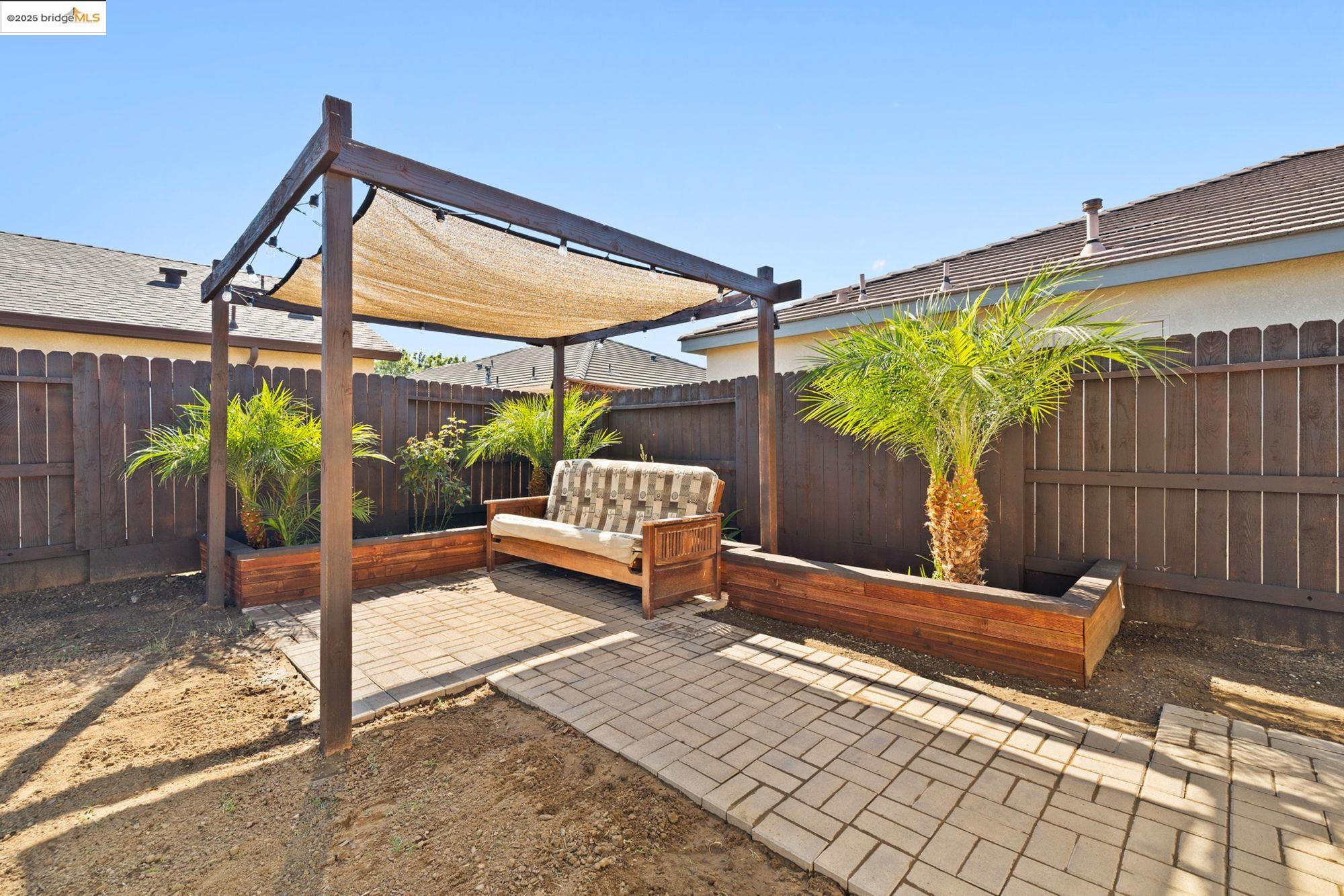 Detail Gallery Image 6 of 25 For 386 Paige Ln, Merced,  CA 95341 - 3 Beds | 2 Baths