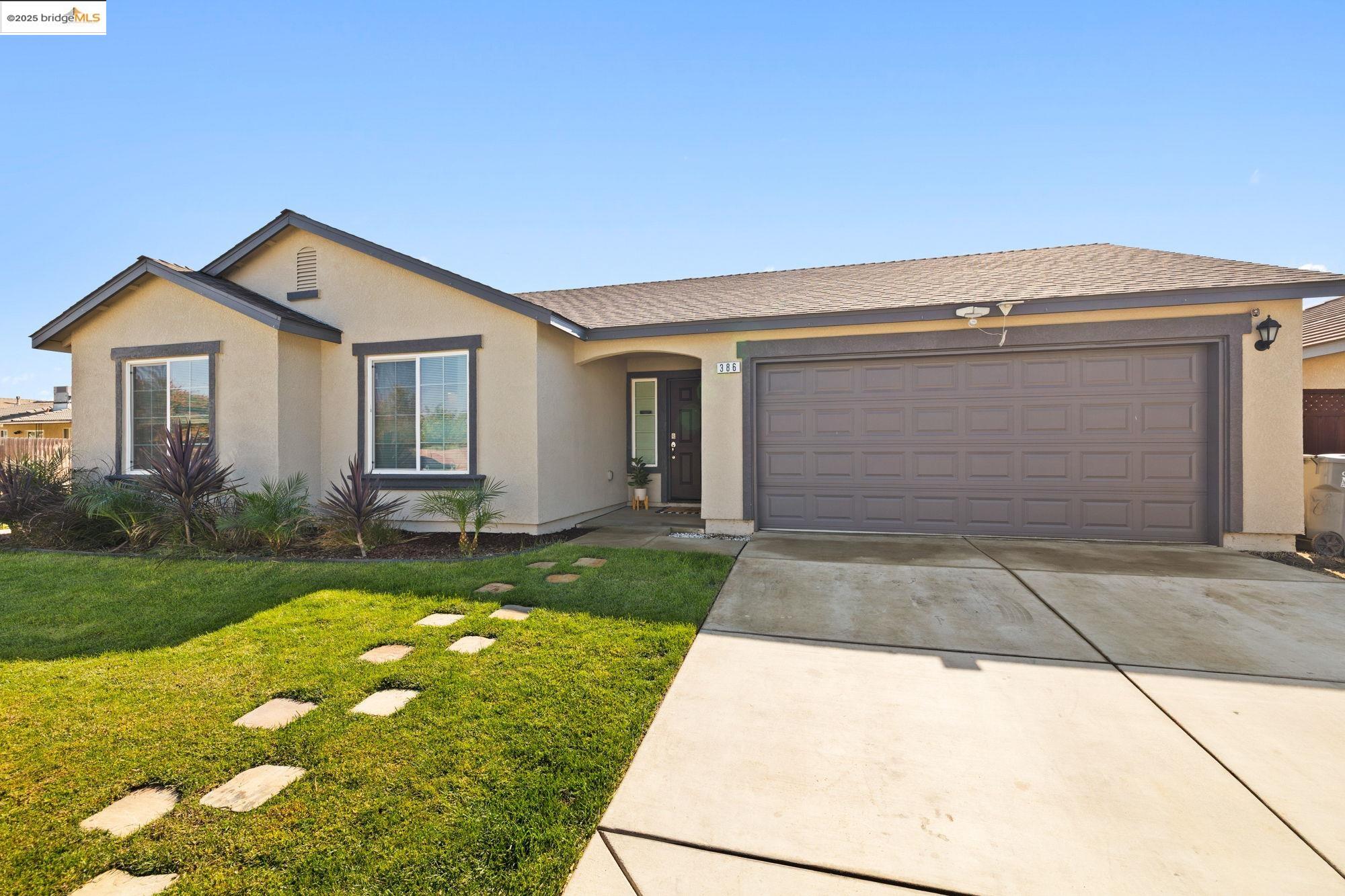 Detail Gallery Image 8 of 25 For 386 Paige Ln, Merced,  CA 95341 - 3 Beds | 2 Baths