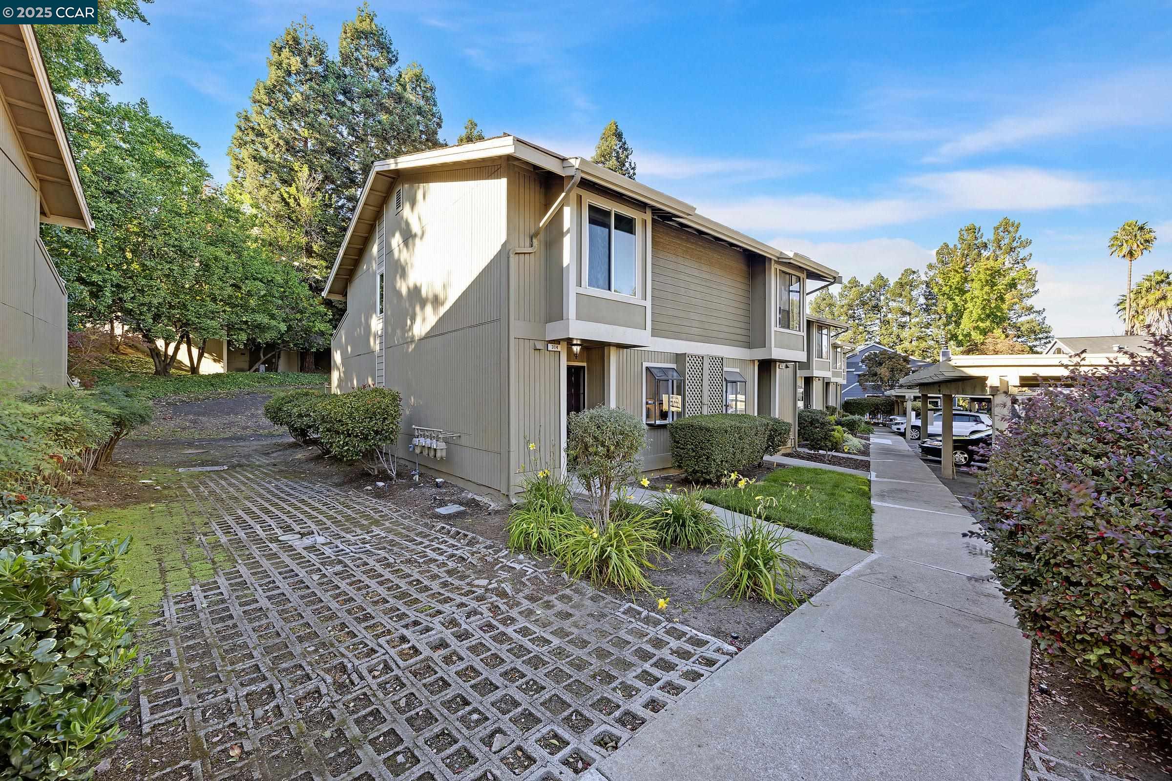 Front Image Thumbnail for CC41116287