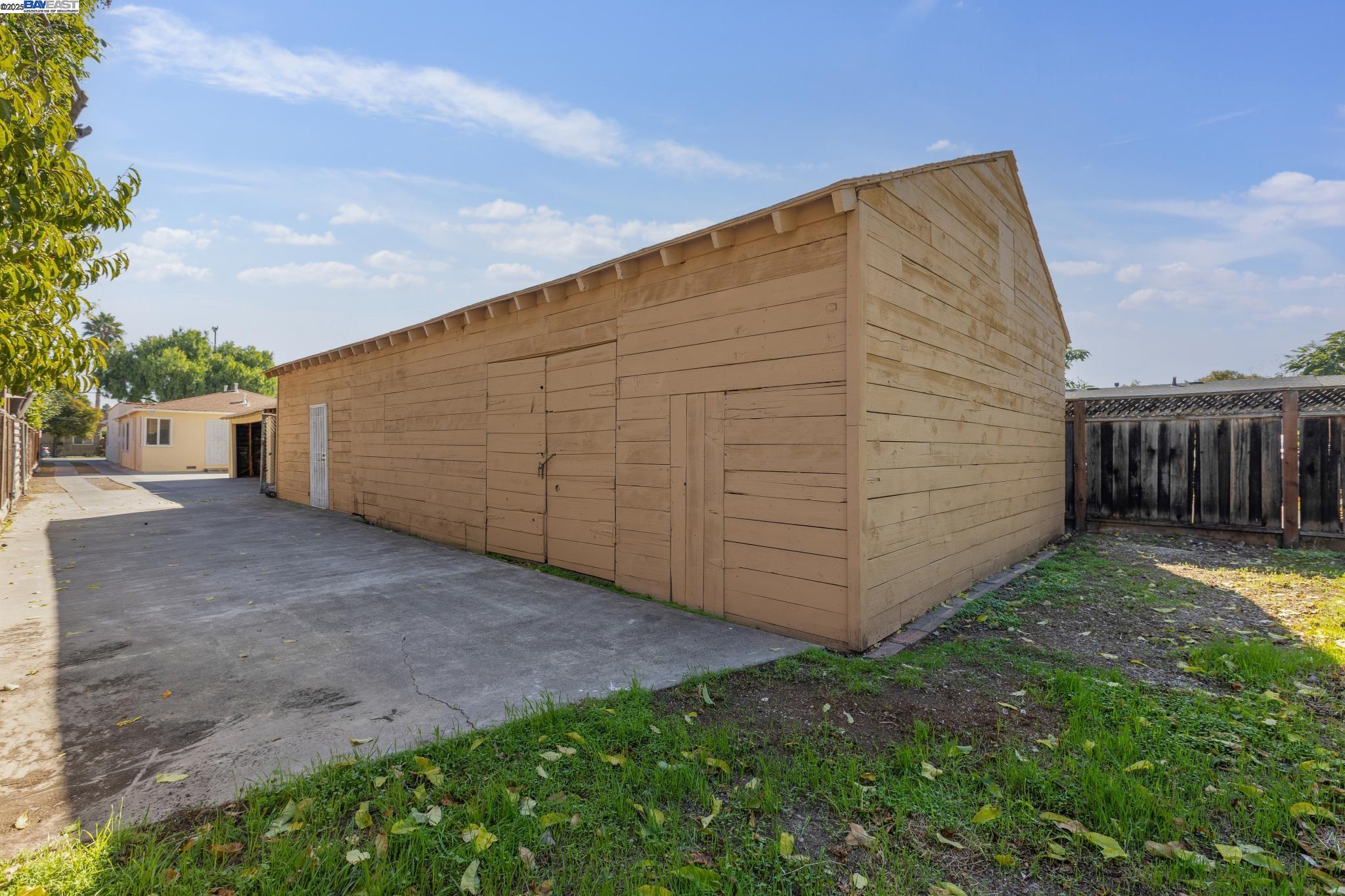 Detail Gallery Image 52 of 58 For 1351 Peach Ct, San Jose,  CA 95116 - – Beds | – Baths