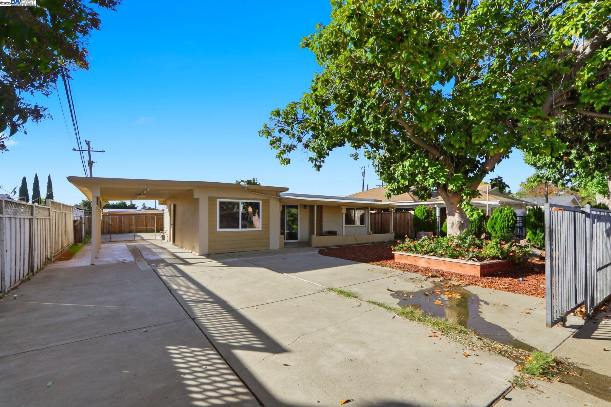 Detail Gallery Image 2 of 30 For 10311 Ryan Street, San Jose,  CA 95127 - 4 Beds | 3 Baths