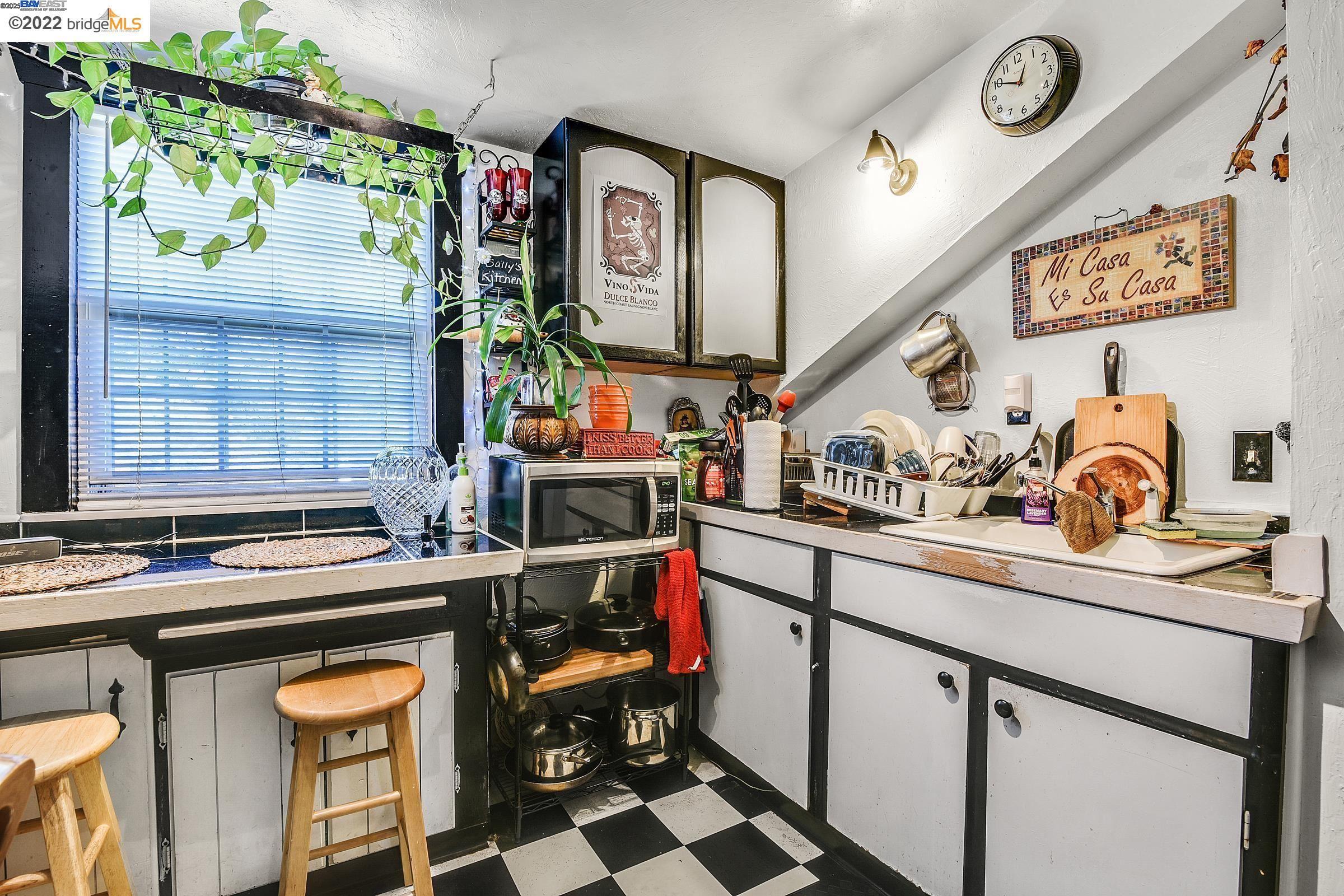 Detail Gallery Image 20 of 35 For 2550 Pleasant St, Oakland,  CA 94602 - – Beds | – Baths