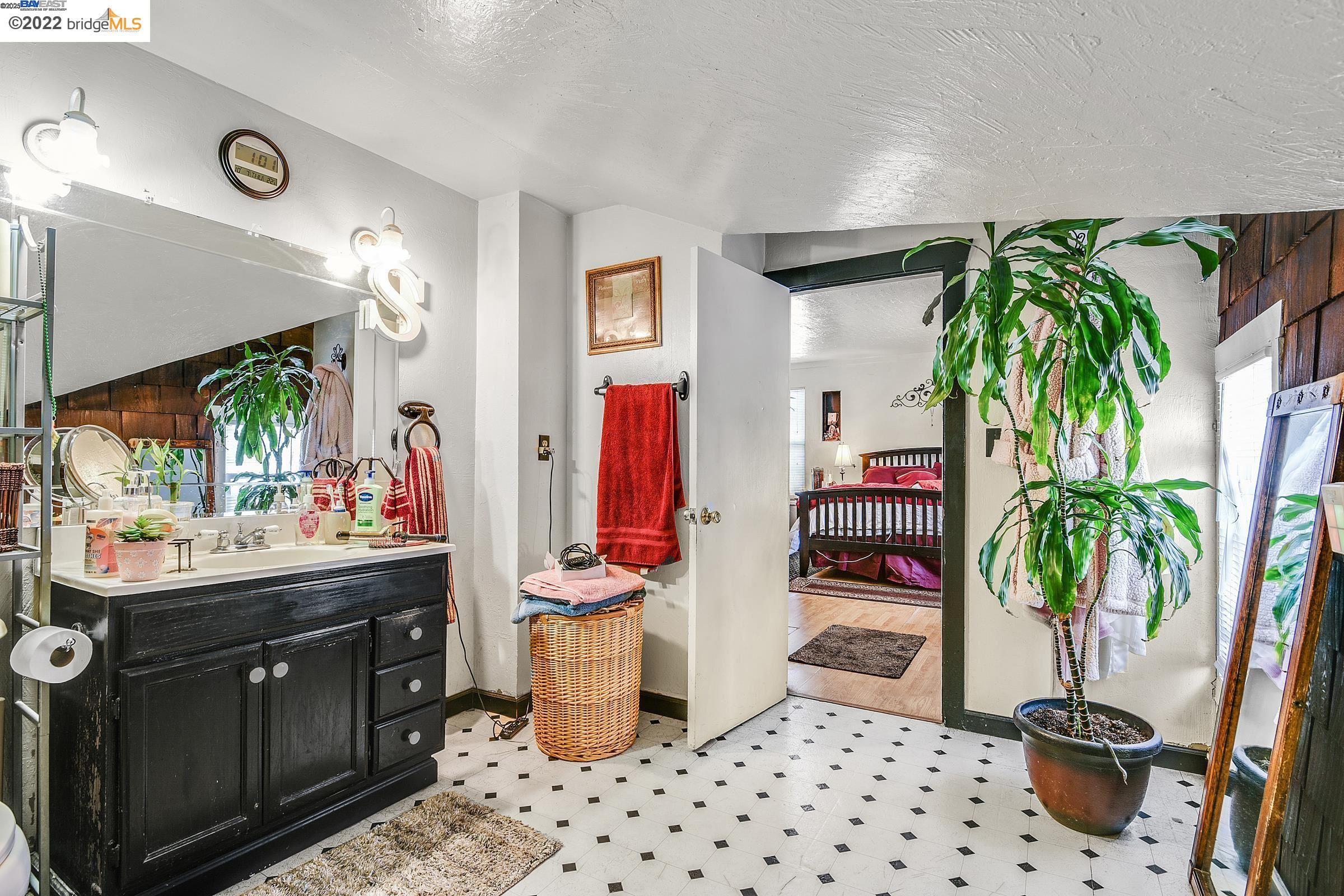 Detail Gallery Image 25 of 35 For 2550 Pleasant St, Oakland,  CA 94602 - – Beds | – Baths