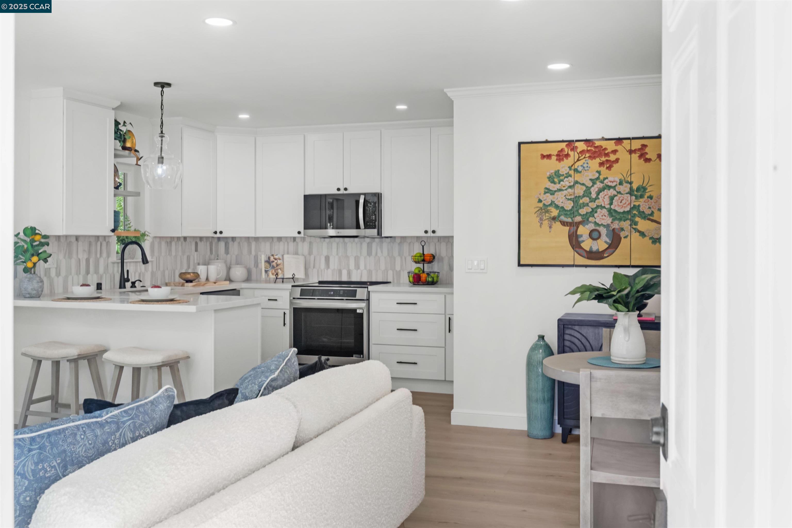 Photo #6: 41116308 Listing: Photo #6