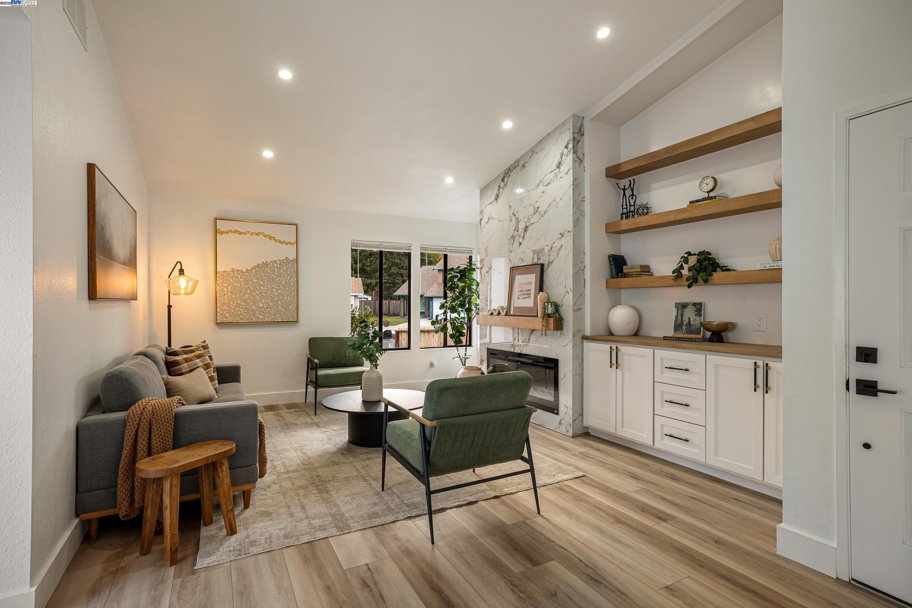 Detail Gallery Image 5 of 36 For 713 Sandy Brook Ct, Rodeo,  CA 94572 - 3 Beds | 2 Baths