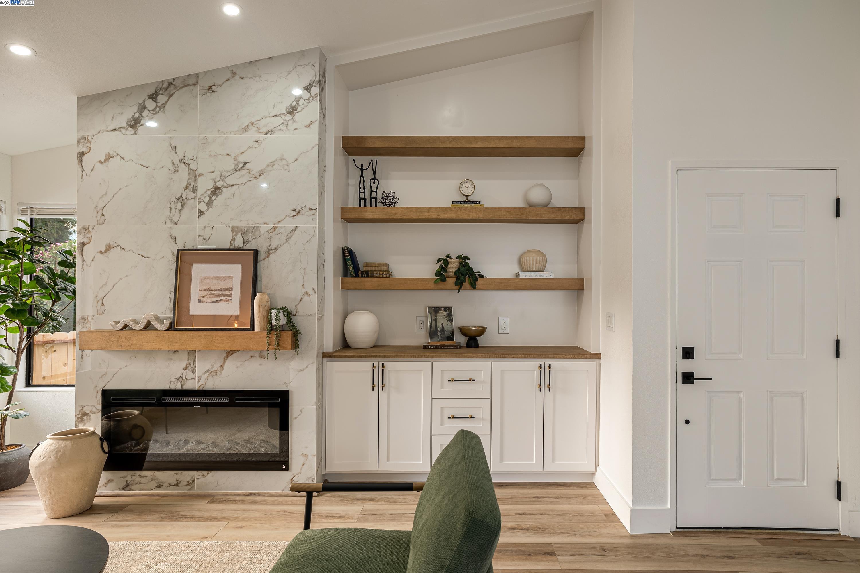 Detail Gallery Image 7 of 36 For 713 Sandy Brook Ct, Rodeo,  CA 94572 - 3 Beds | 2 Baths