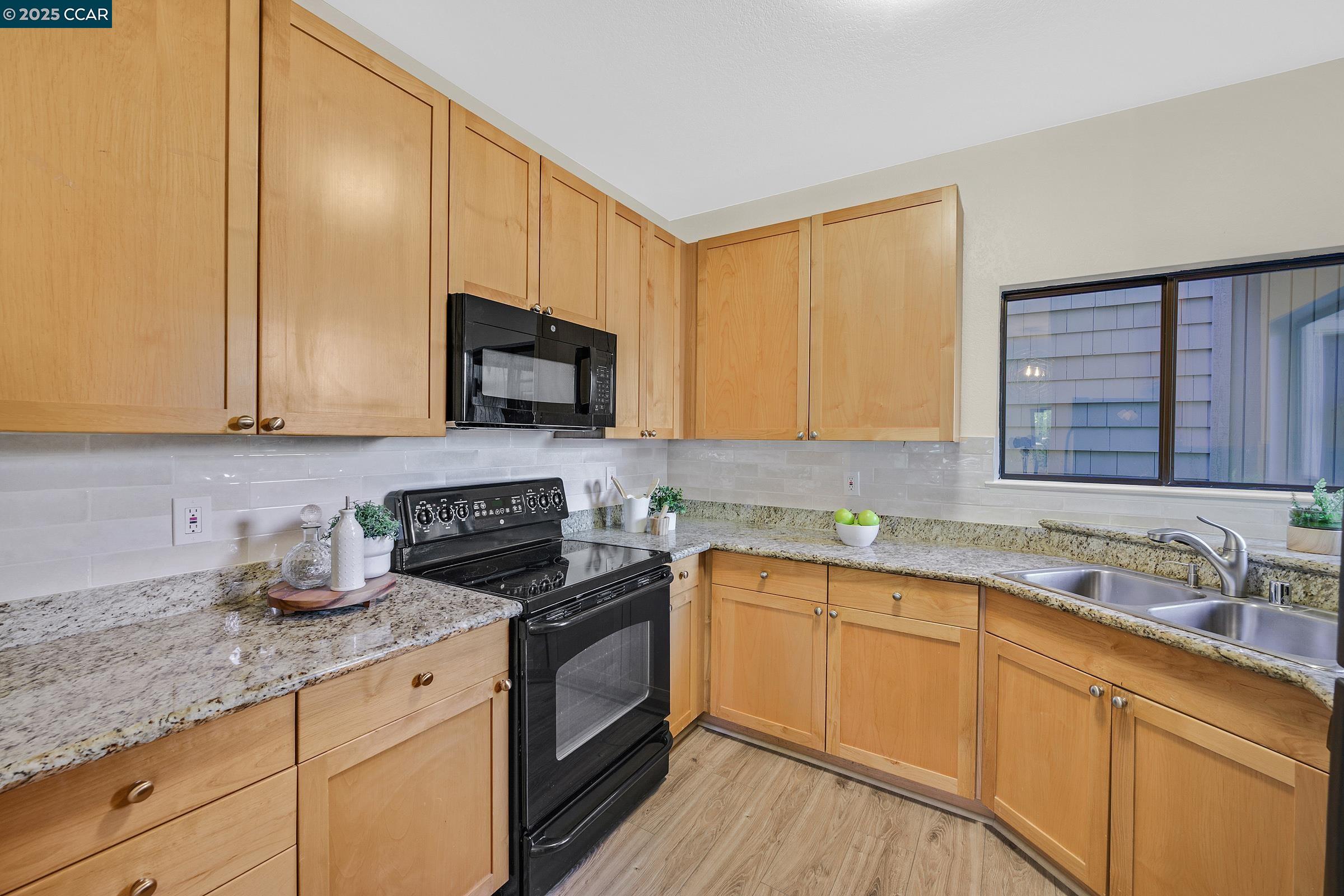 Detail Gallery Image 8 of 42 For 246 Copper Ridge, San Ramon,  CA 94582 - 2 Beds | 2 Baths